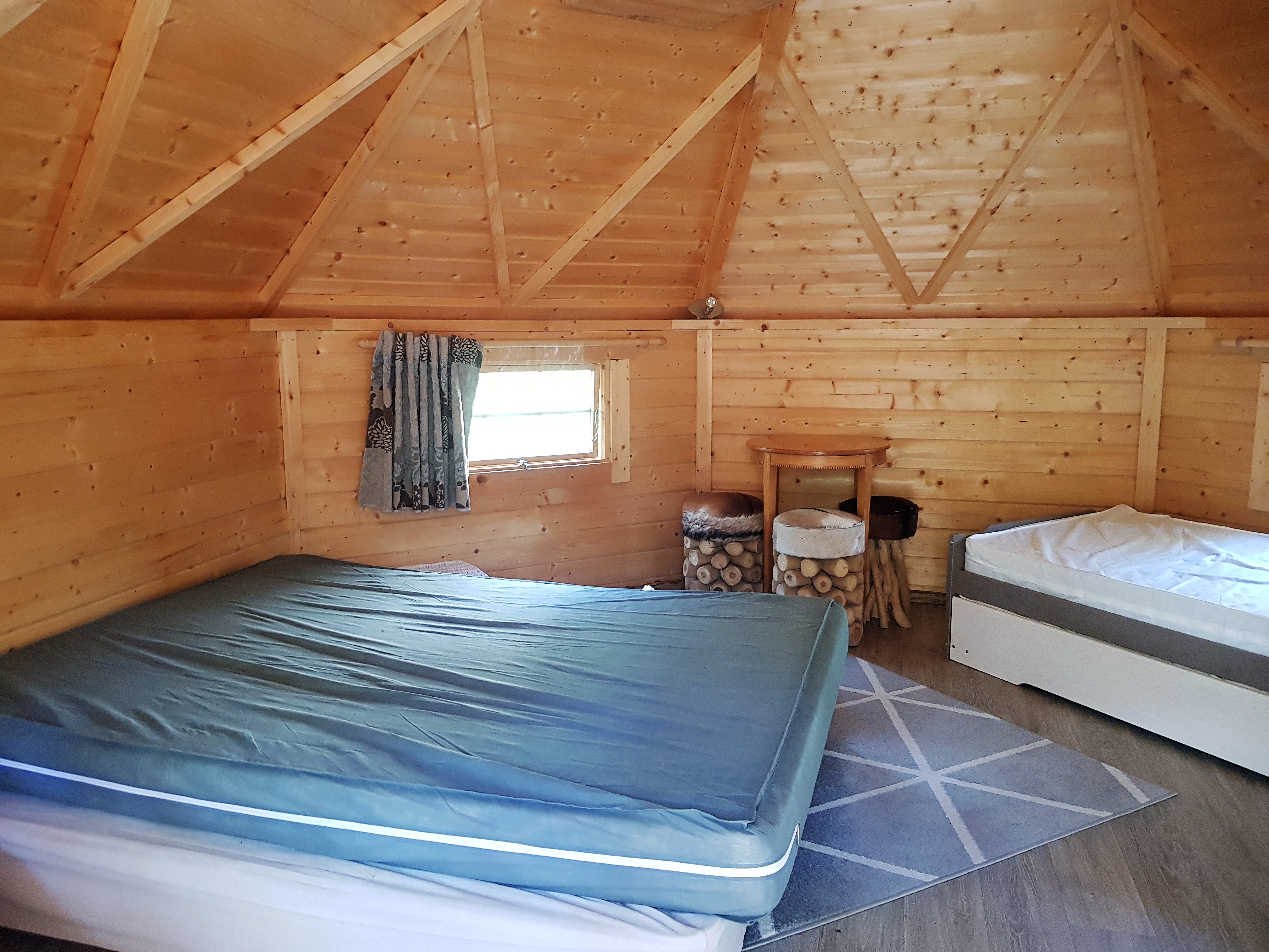 Un refuge Kota pour une expérience unique en pleine nature à Saint Martin De Queyrières — salle de bain
