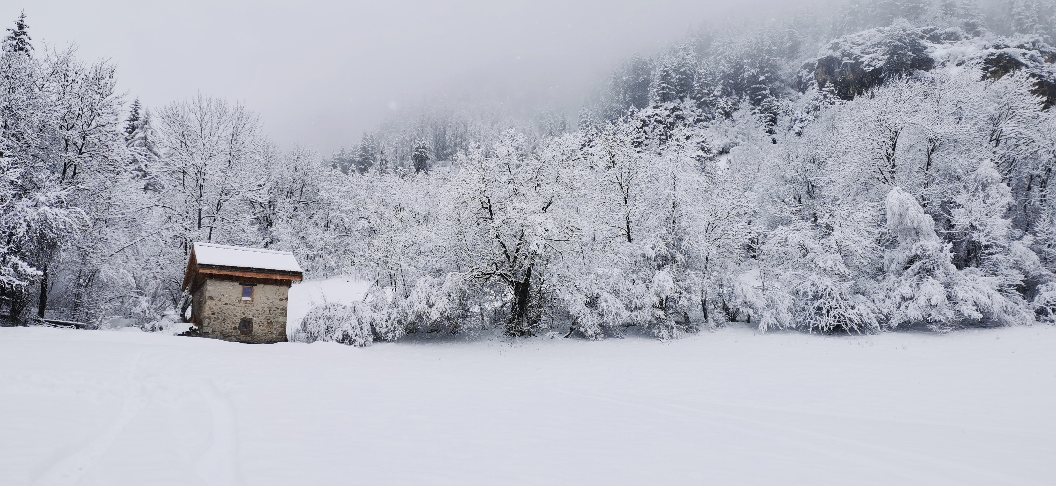 Riou Claret — Maison insolite avec spa à Hautes-Alpes à Briançon — vue intérieure