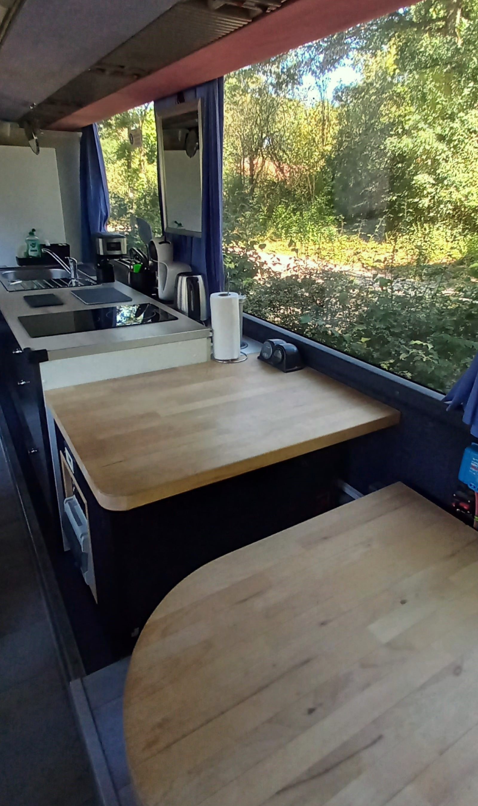 BUS Iliade — Nuit originale avec spa à Haute-Marne à Saint-Dizier — vue depuis la terrasse
