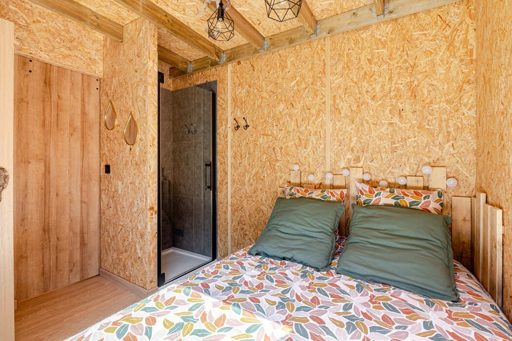 La Ruche — Tiny House avec spa à Vaucluse à Fontaine-de-Vaucluse — salle de bain