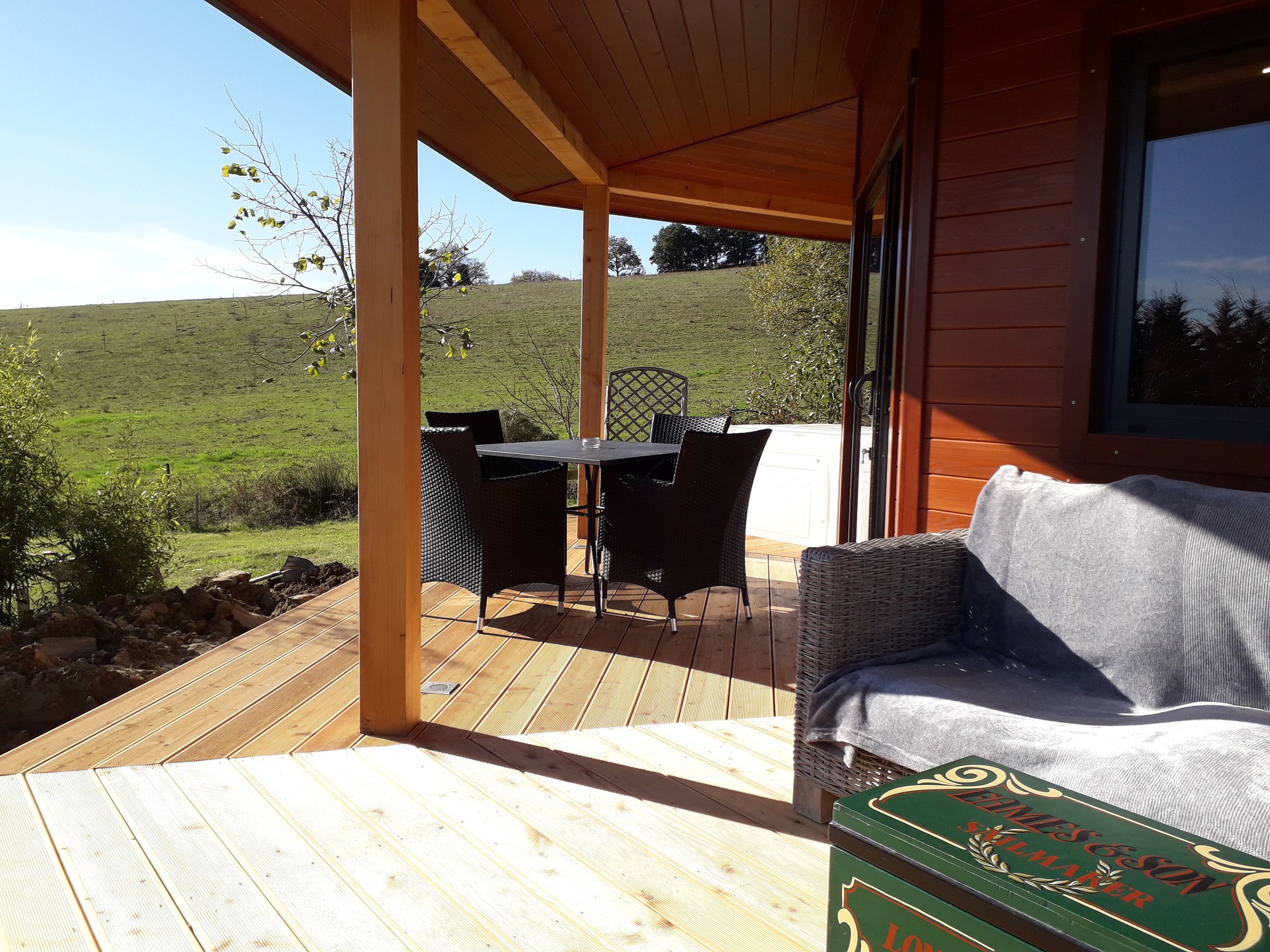 Cabane Spa du Potager : une évasion sensorielle en Occitanie à Villarzel Du Razès — détail architectural