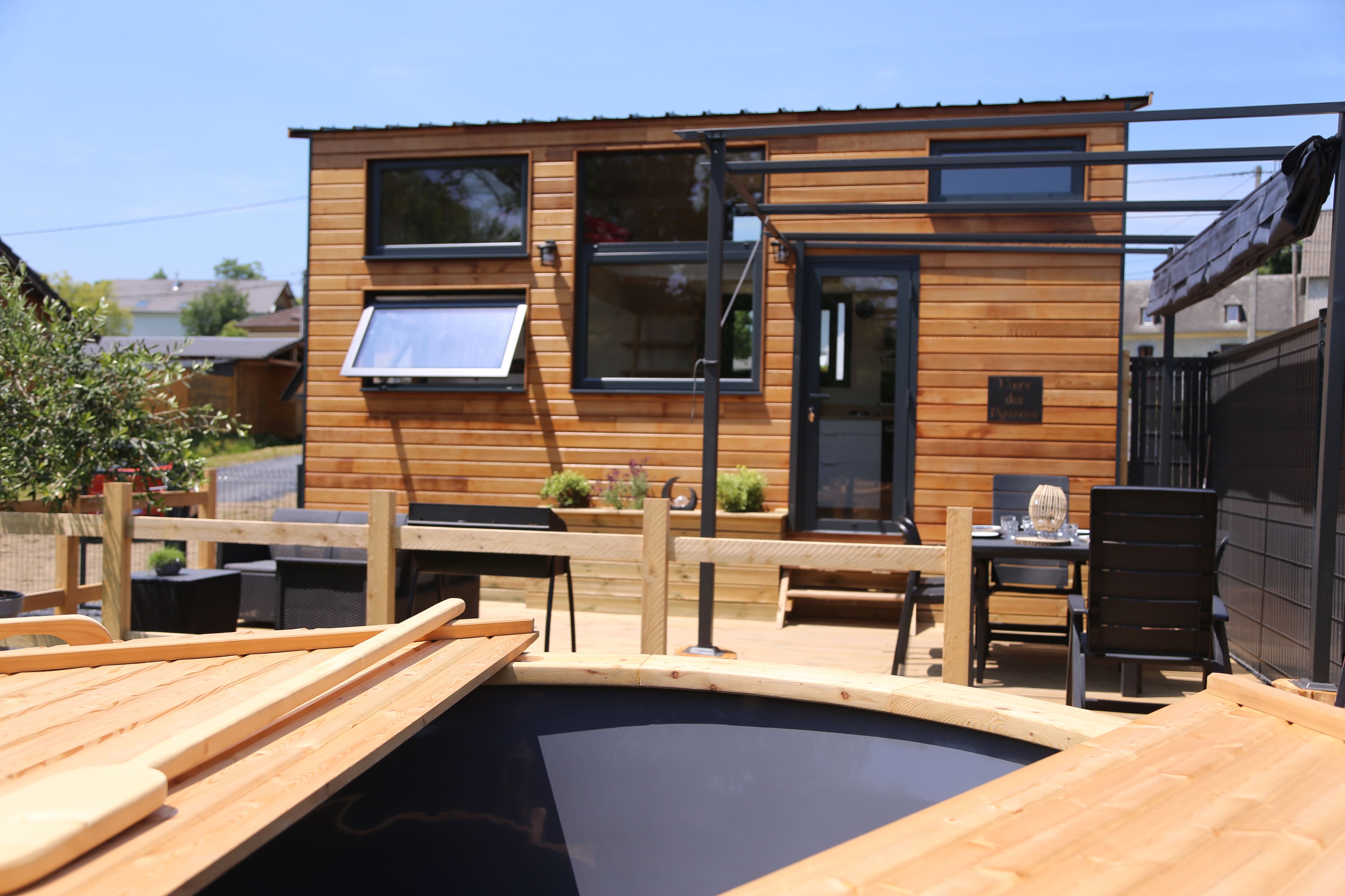 Tiny-House L'ours des Pyrénées — Séjour bien-être avec bain nordique à Hautes-Pyrénées
