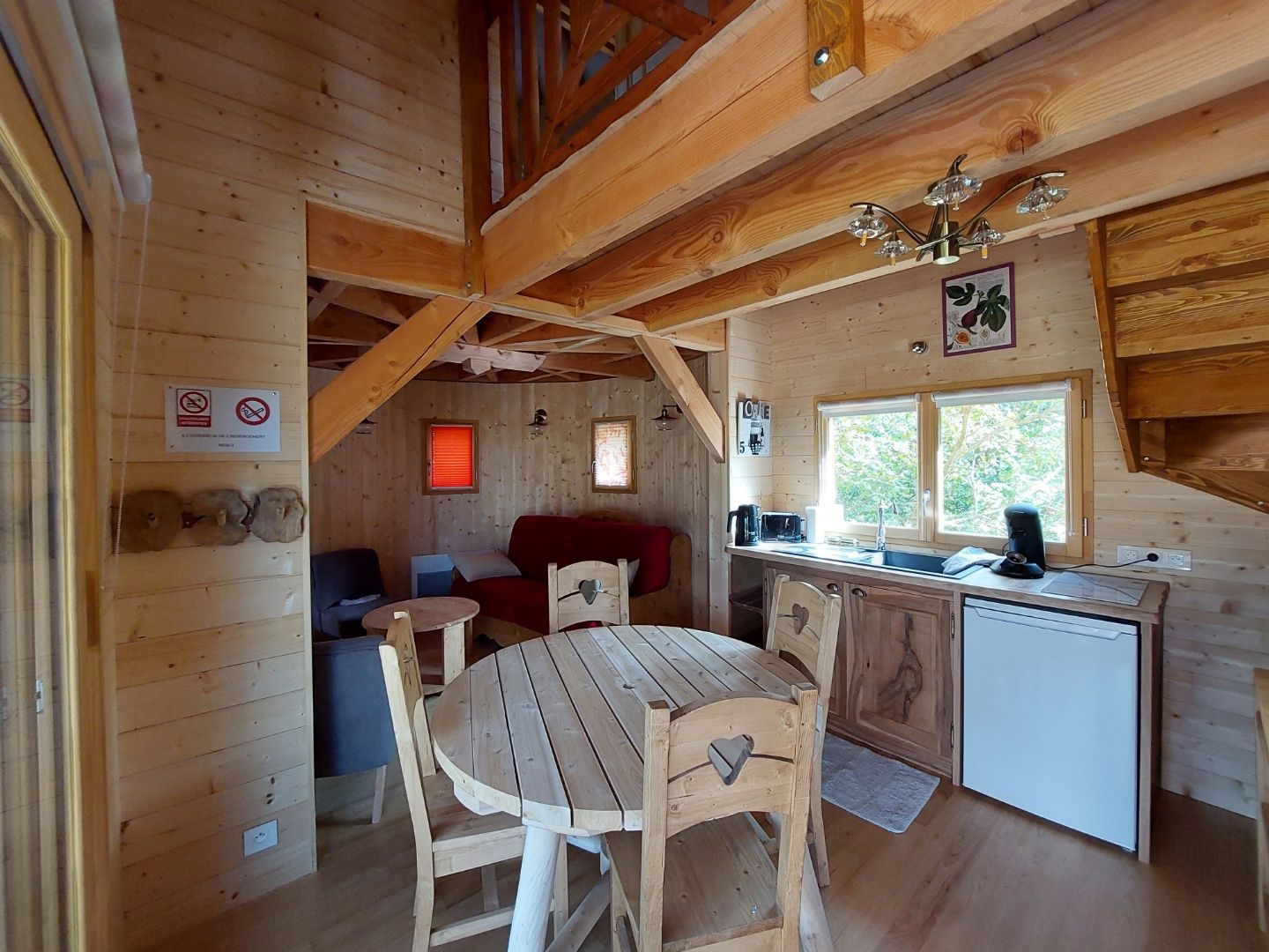 Cabane Médiévale — Château avec spa à Vercors, Drôme à Saint-Jean-En-Royans — cuisine