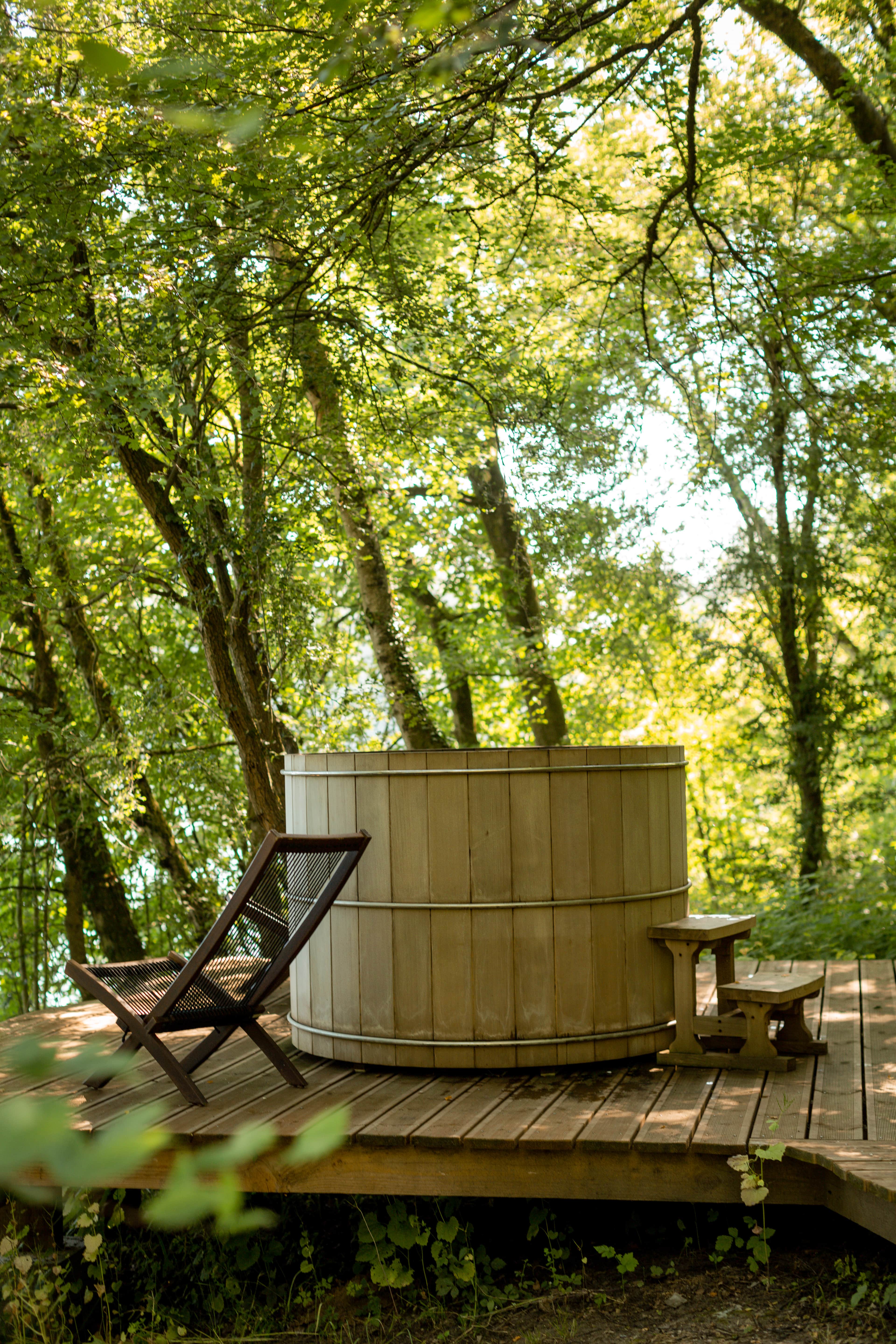 Cabane Spa Colorado : une échappée belle en Picardie à St-Léger-Aux-Bois — salle de bain