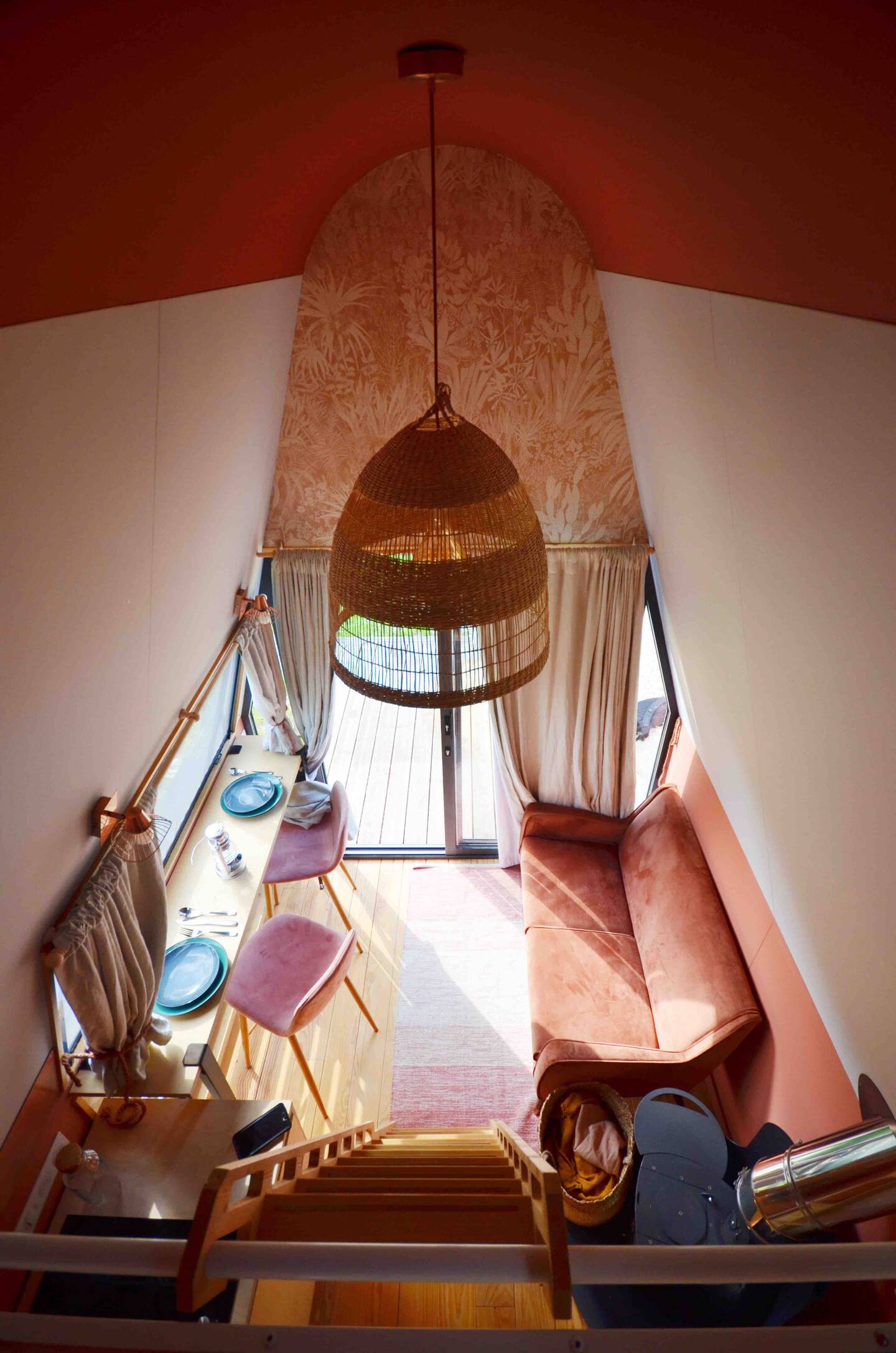 La Petite Garenne — Tiny House avec spa à Charente à Fléac — espace de vie