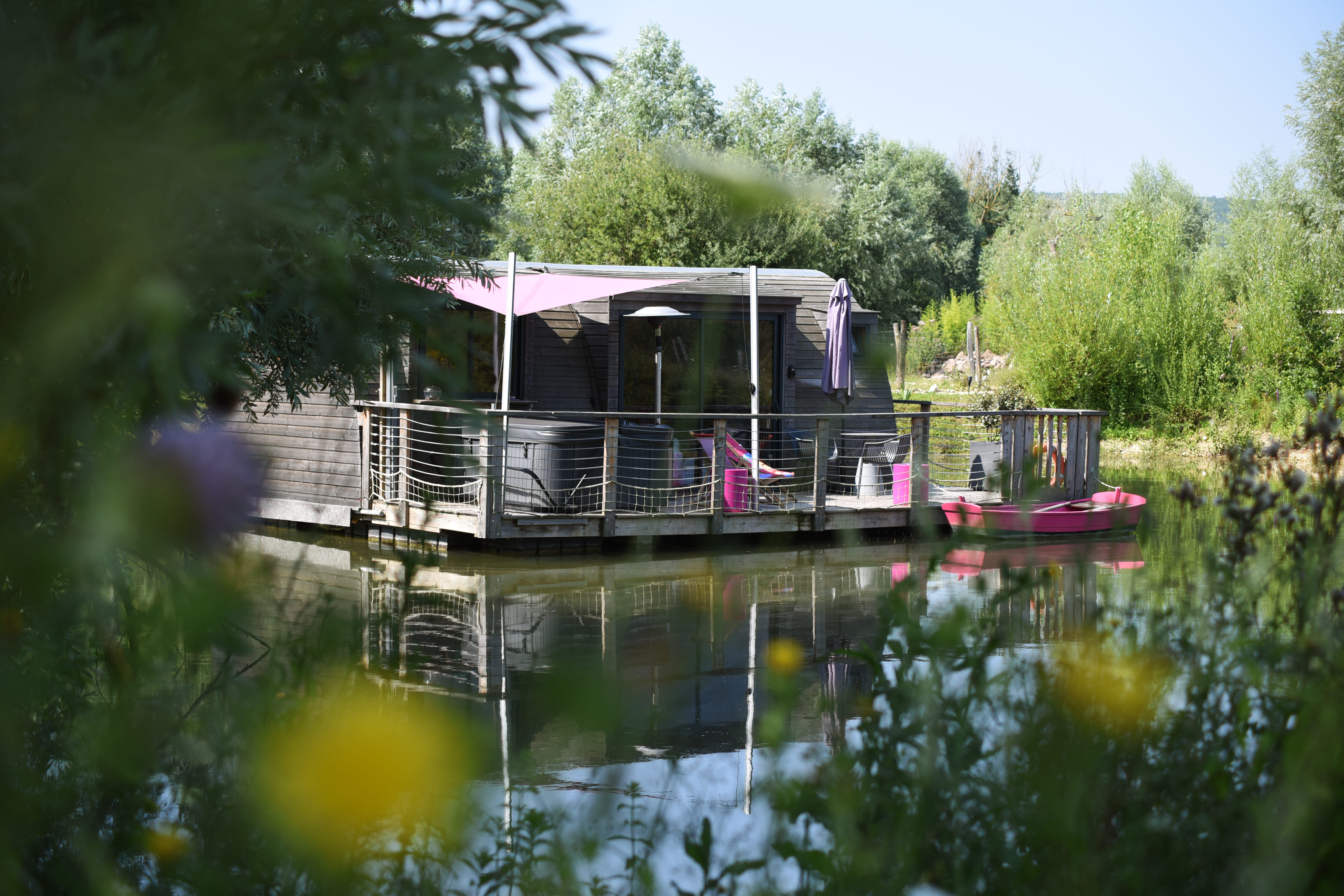 Lodge Duo Flottant Les Preuses : une évasion sensorielle en Bourgogne