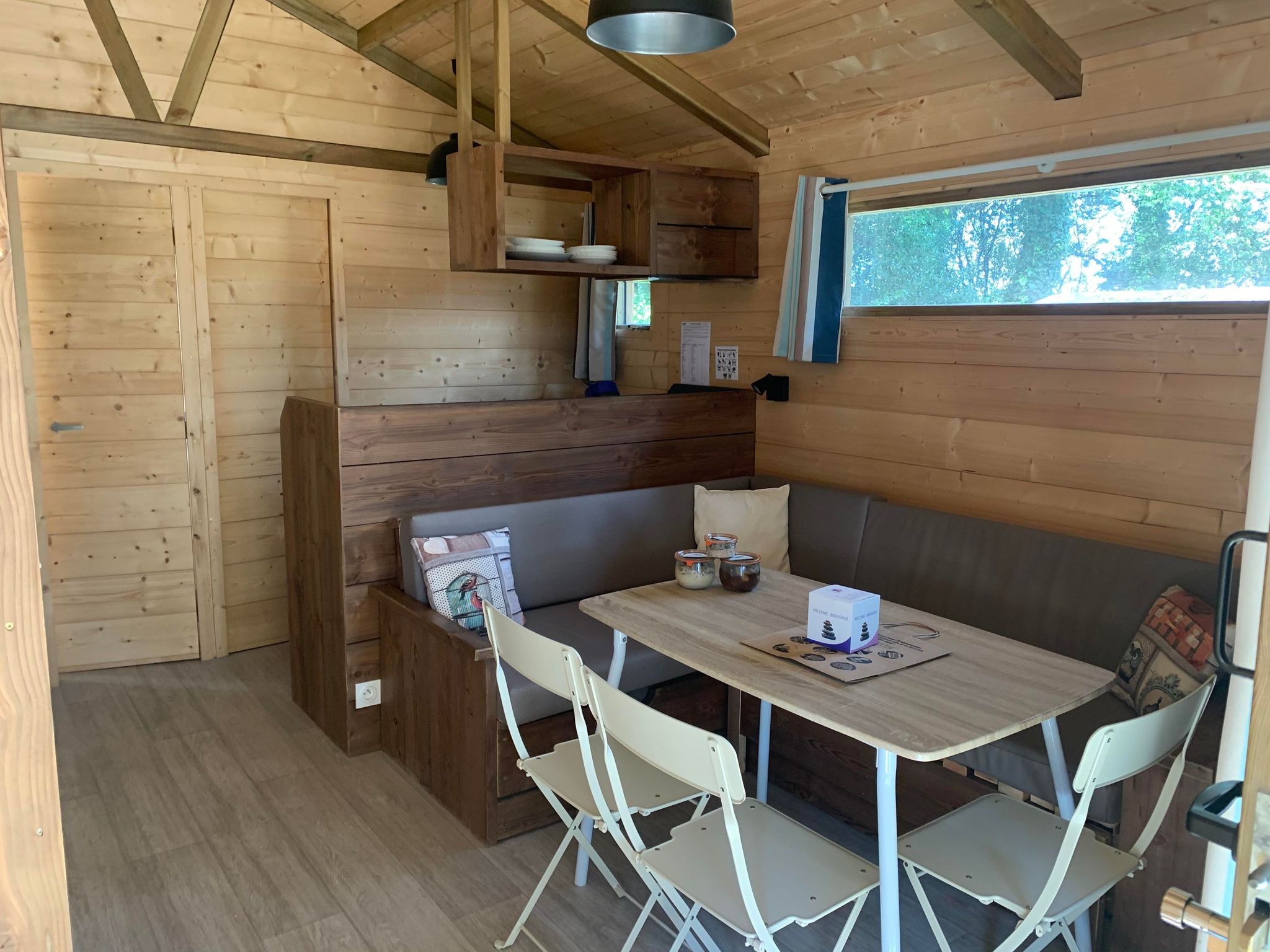 Cabane Family : une évasion en pleine nature à Guérande — vue intérieure