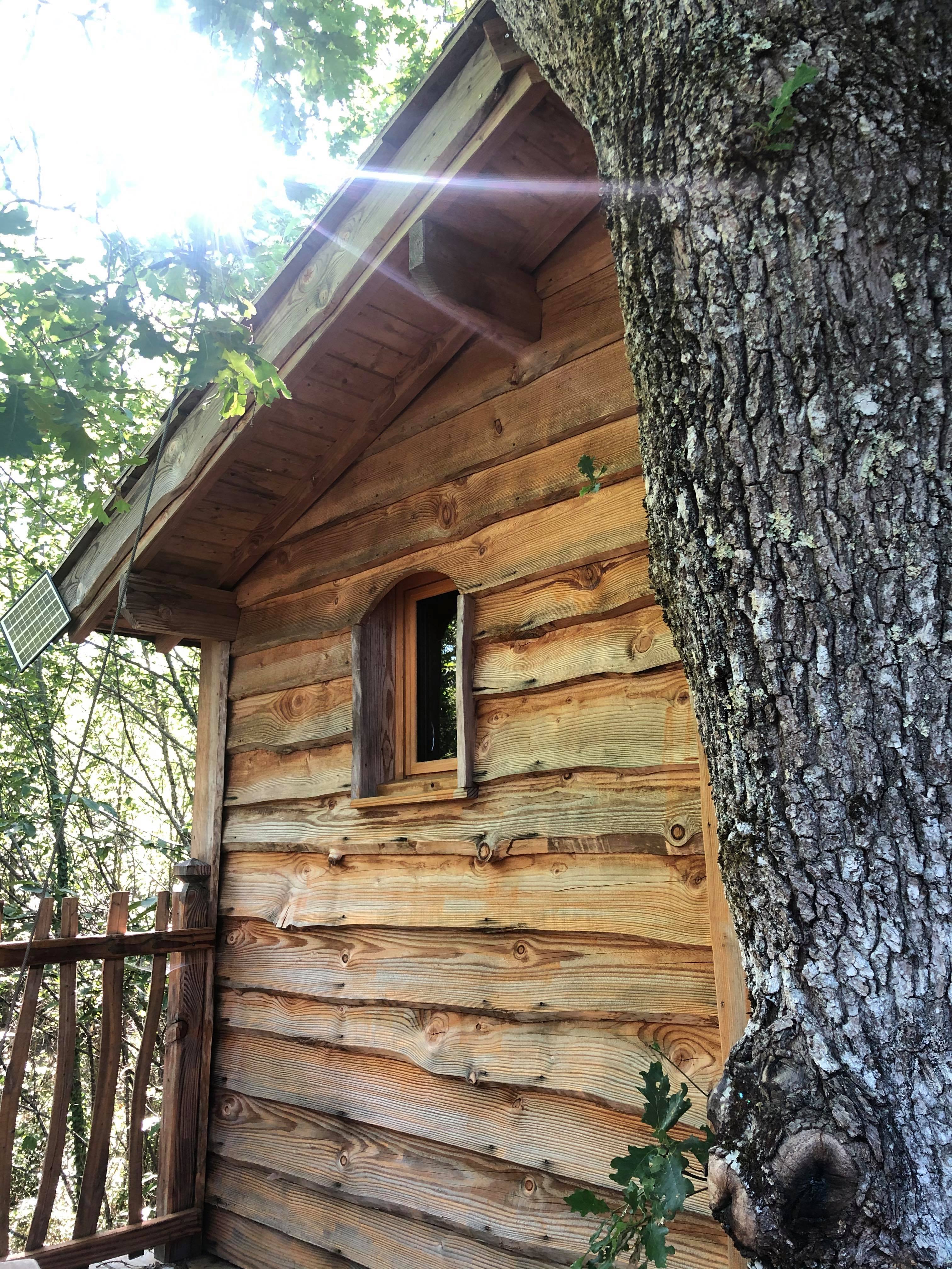 Photo 7/9 — Cabane dans les arbres « Cabane Ecureuil — Nuit perchée à 8m dans les arbres en Dordogne » à Alles-sur-Dordogne…