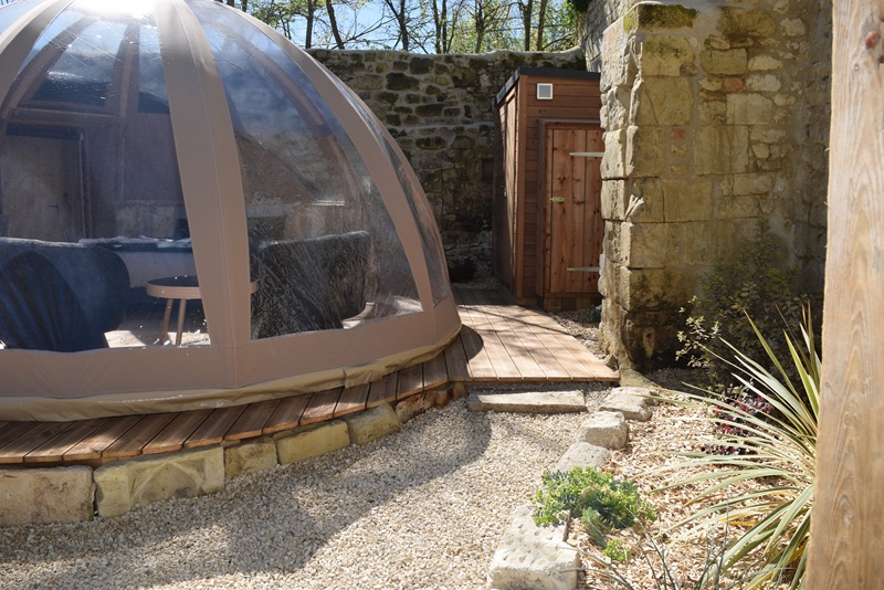 Bulle de Douceur & spa — Nuit romantique avec spa à Maine-et-Loire à Blaison-Saint-Sulpice — salle de bain