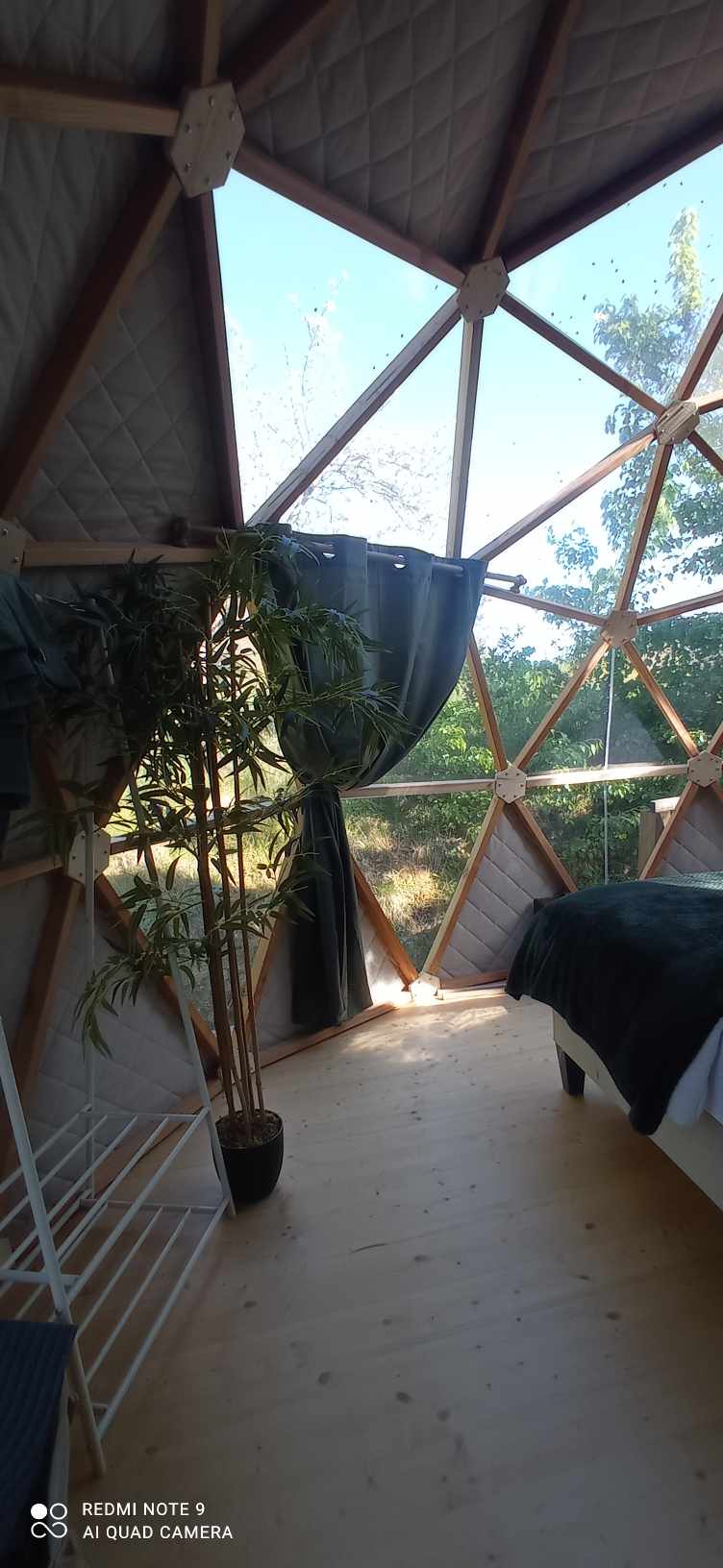 Dôme Quiescis — Nuit étoilée avec spa à Lot-et-Garonne à Lafitte-sur-Lot — environnement naturel
