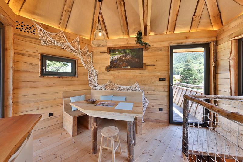 La Cabane du Pêcheur : un refuge spa en pleine nature à Mittlach — cuisine