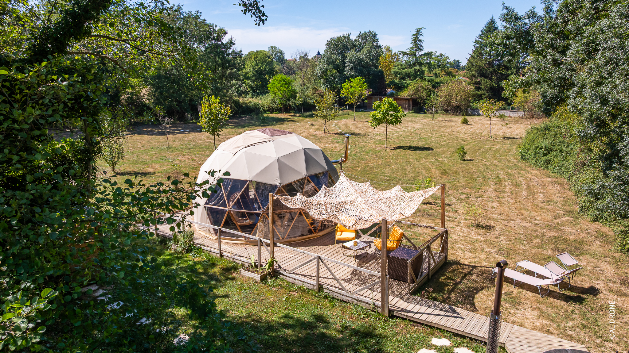Le Grand Dôme — Nuit cocooning avec bain nordique à Ain à Druillat — vue intérieure