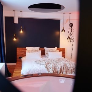 Suite Romantique Le Double L — Loveroom avec spa à Maine-et-Loire à Blaison-Saint-Sulpice — vue intérieure