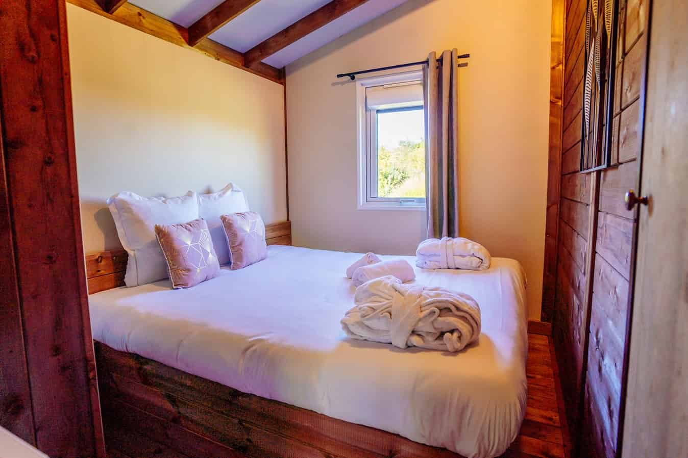 Océania Lodge avec spa — Cabane avec spa à Gironde à Le Nizan — salle de bain
