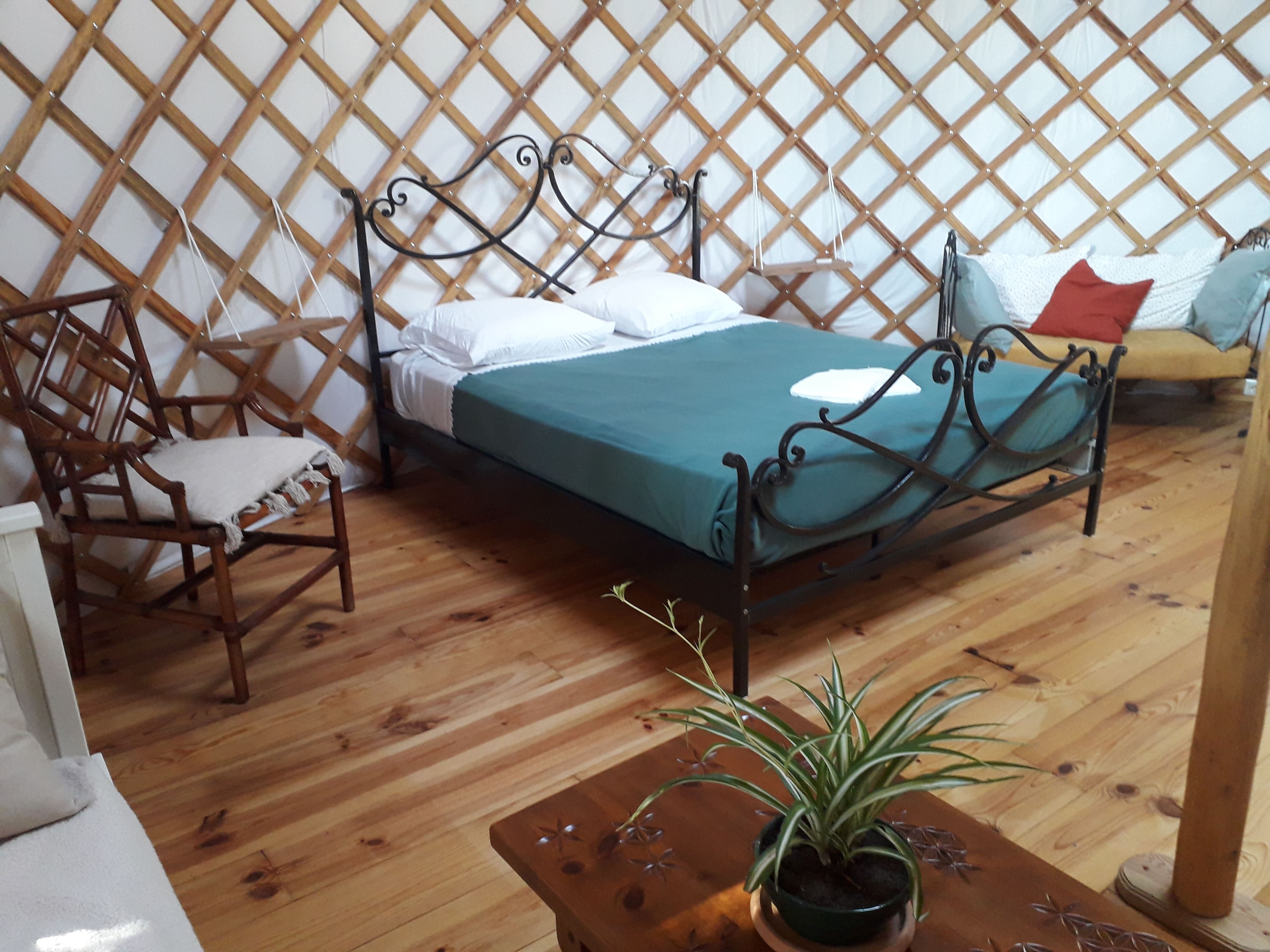 Vivez une expérience unique dans une yourte en Aquitaine à Gans — chambre