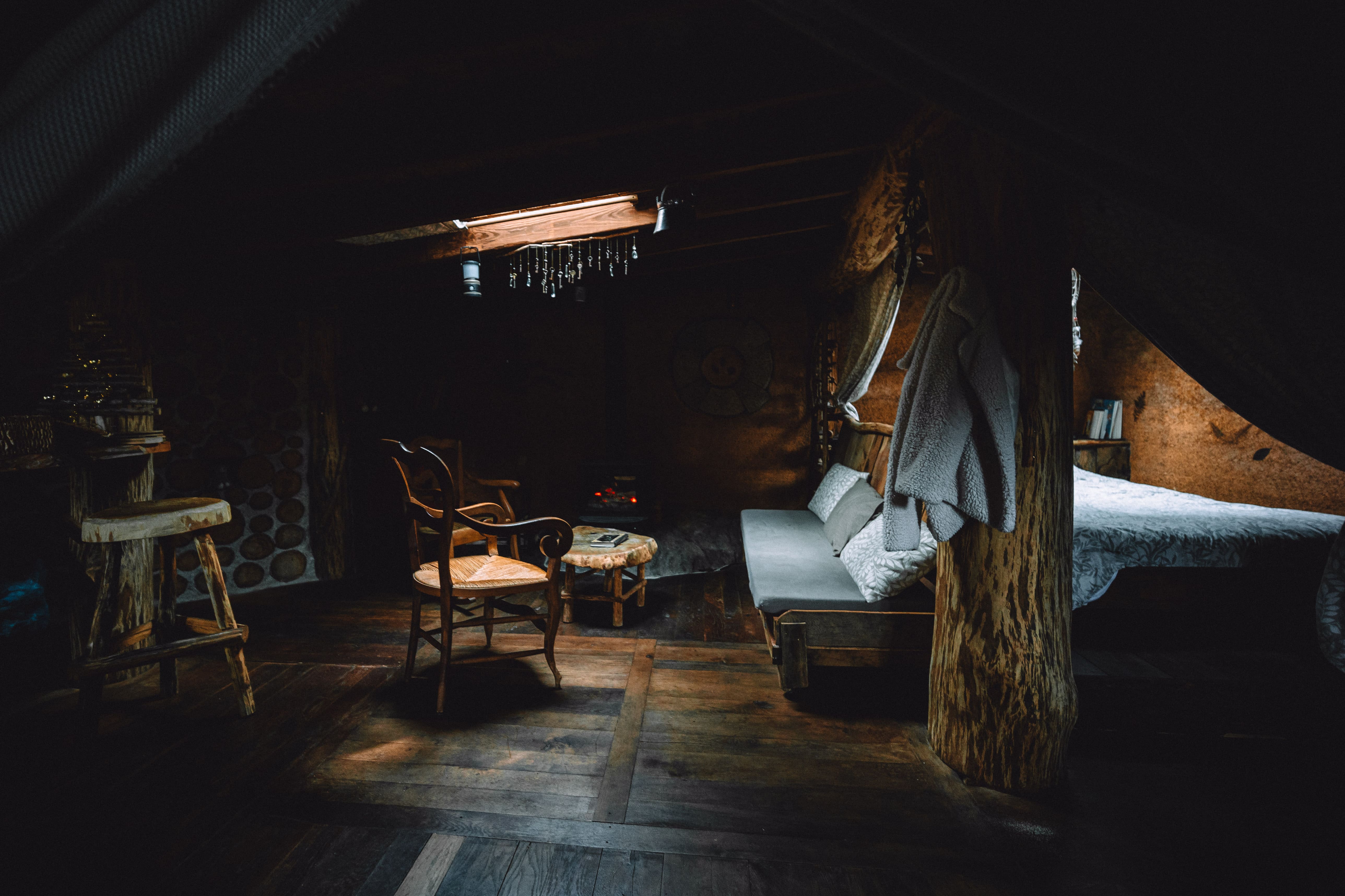 La cabane du Terrier — Maison de hobbit à 6m de hauteur en Corrèze à Brive-la-Gaillarde — chambre