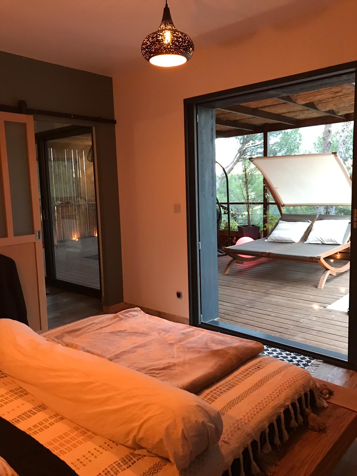 Villa Couple Piscine — Cabane sur pilotis avec piscine à Gard à Saint-Jean-du-Gard — vue intérieure