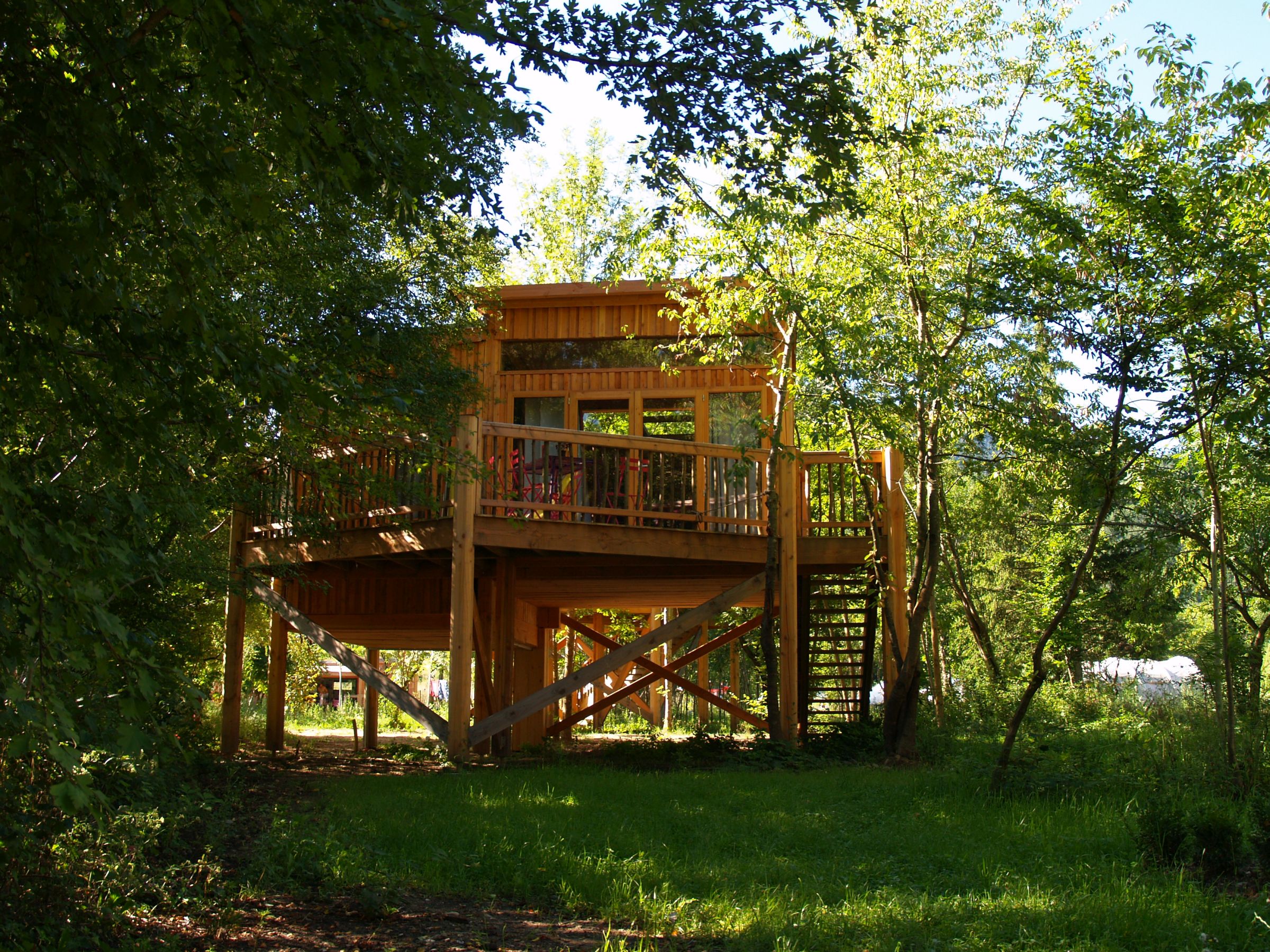Cabane perchée premium : une expérience unique en Auvergne à Chamalières-Sur-Loire — environnement naturel