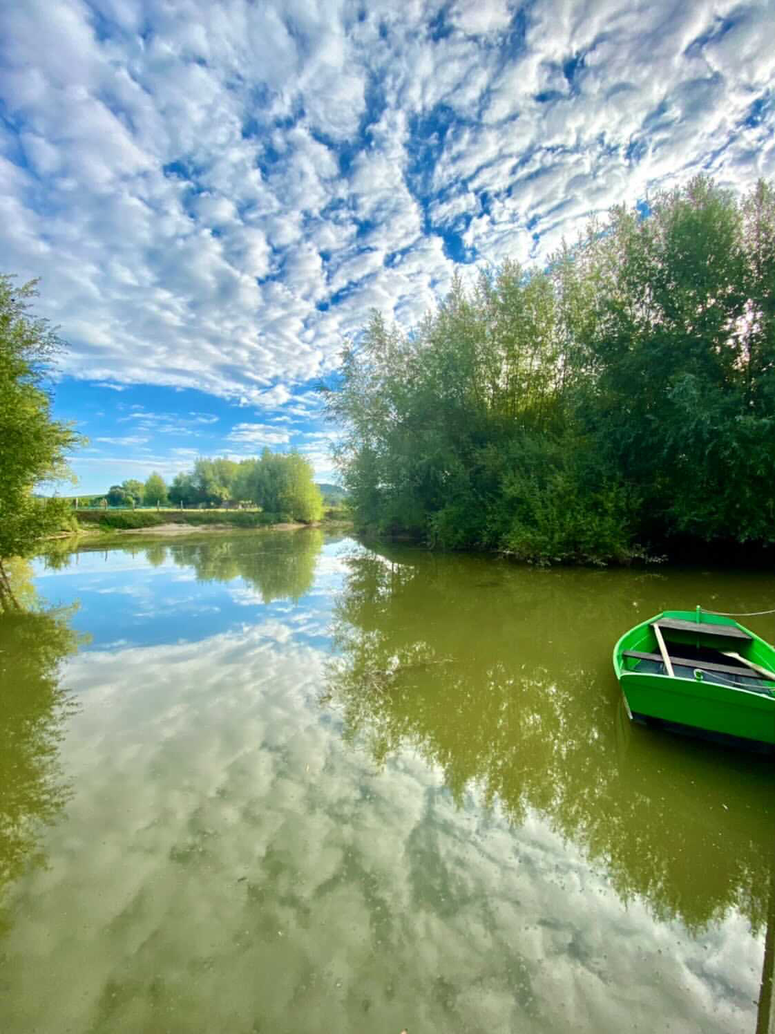 Lodge Duo Flottant avec spa et sauna privatif en Bourgogne à Chablis — vue intérieure