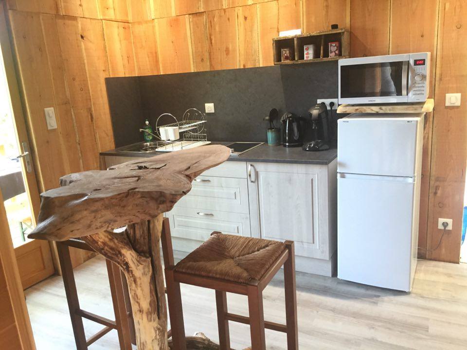 La Cabane Spa de Gardelac : une échappée belle en Aquitaine à Saint Remy Sur Lidoire — détail architectural