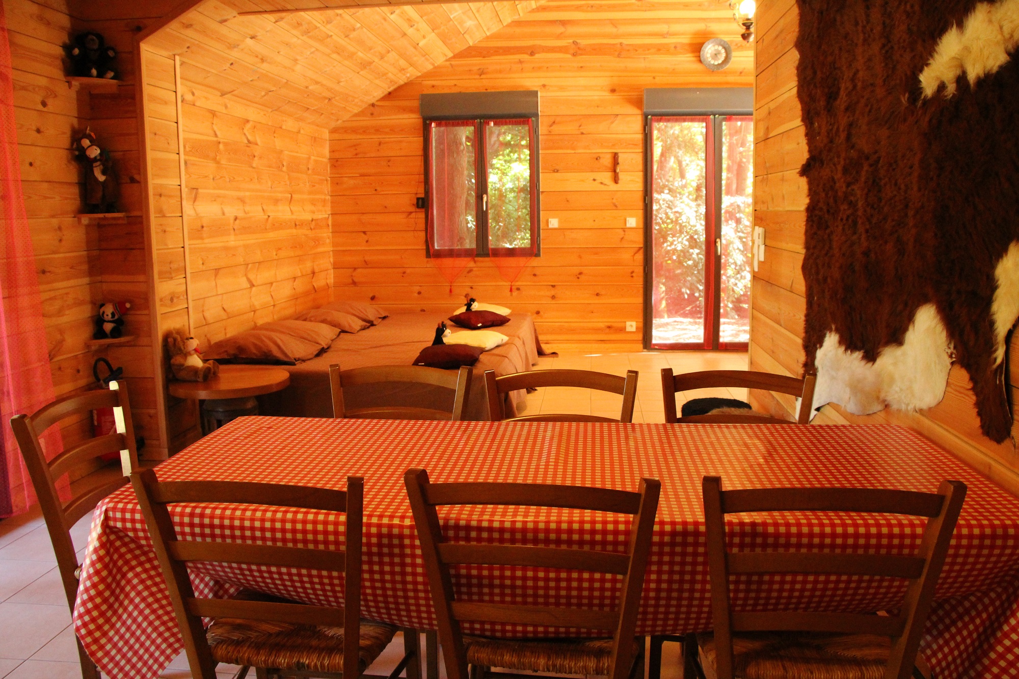 Cottage supérieur n°2 : un chalet enchanteur en Champagne-Ardenne à Barberey St Sulpice — vue depuis la terrasse