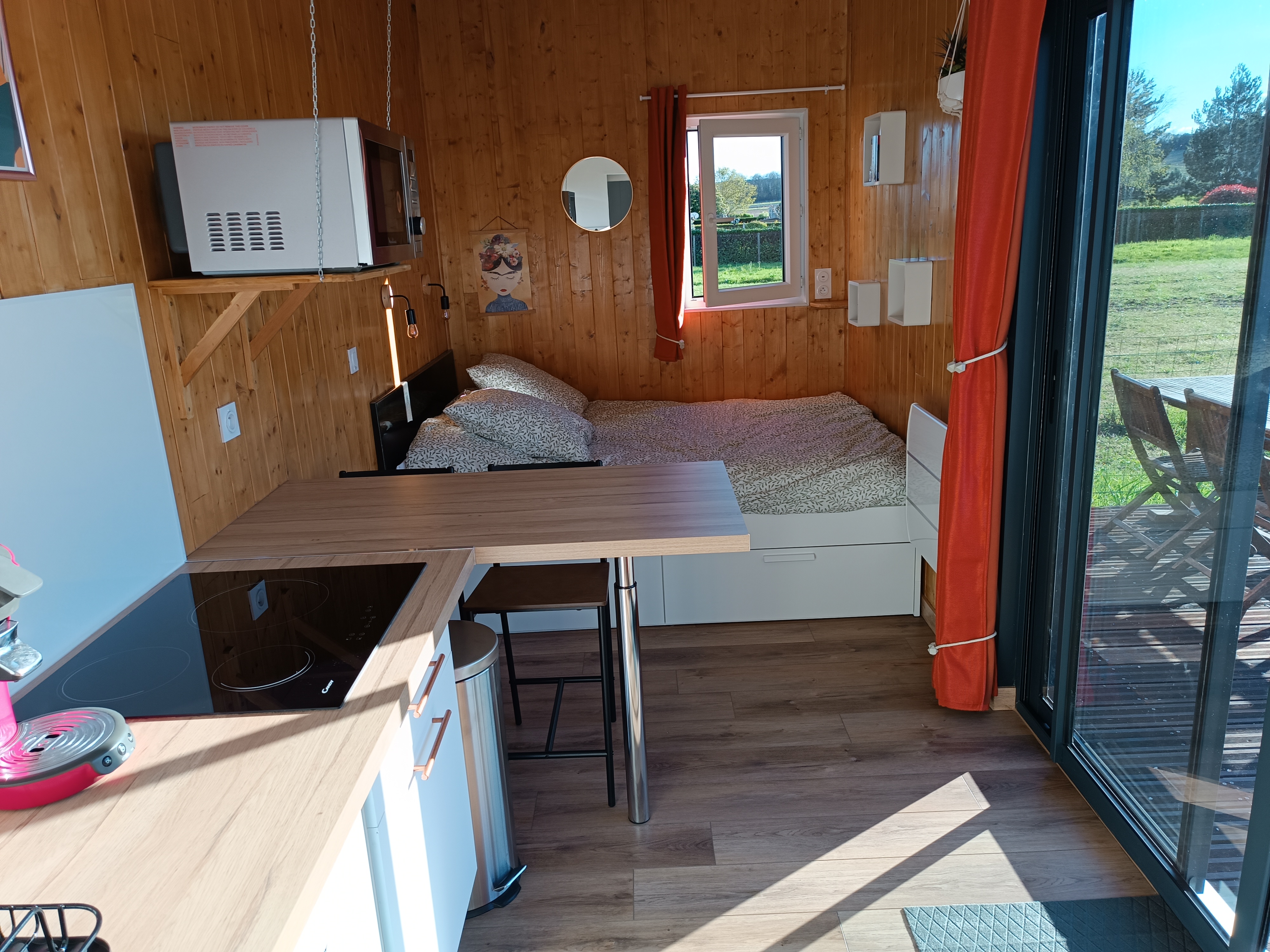 Ecolodge du petit champ & spa : une évasion sensorielle en Nouvelle-Aquitaine à Graves-Saint-Amant — chambre