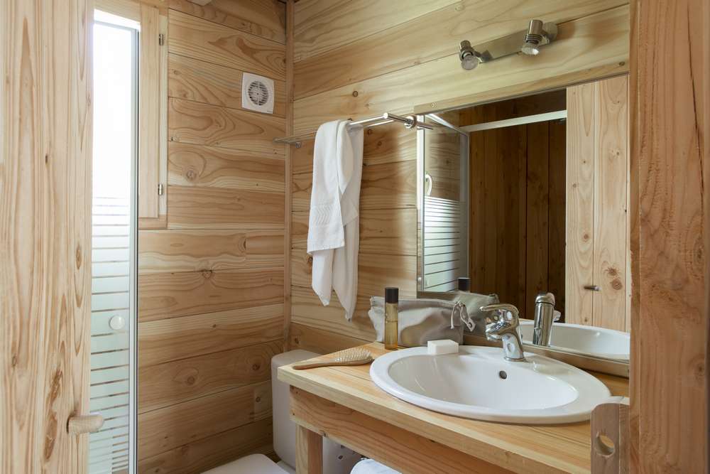 Cabane Versailles — Séjour avec spa et piscine à Versailles (Yvelines) à Saint-Genis-Les-Ollières — détail architectural