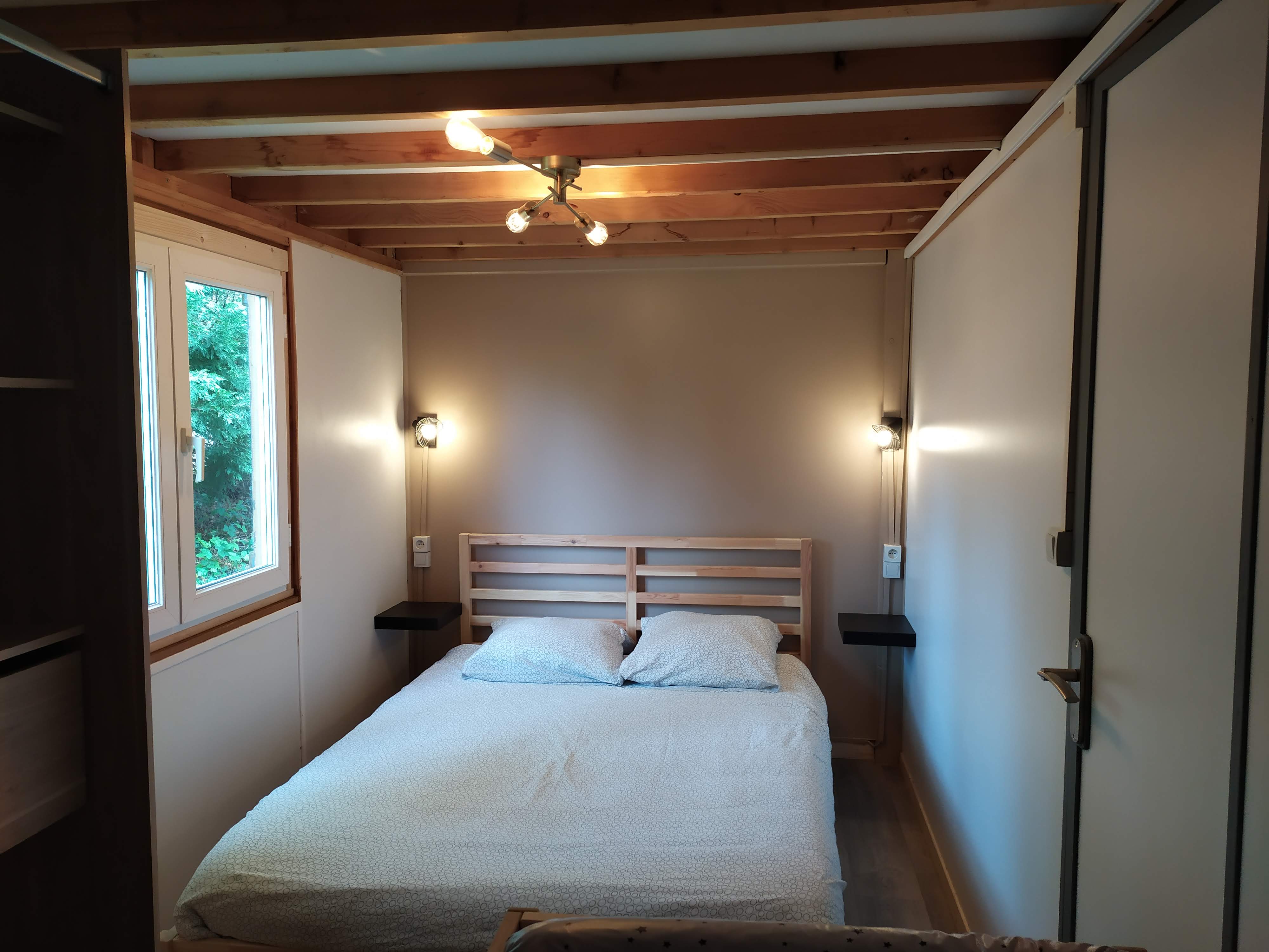 Chalet Spa de Senaud : une évasion romantique en Rhône-Alpes à Albon — vue depuis la terrasse