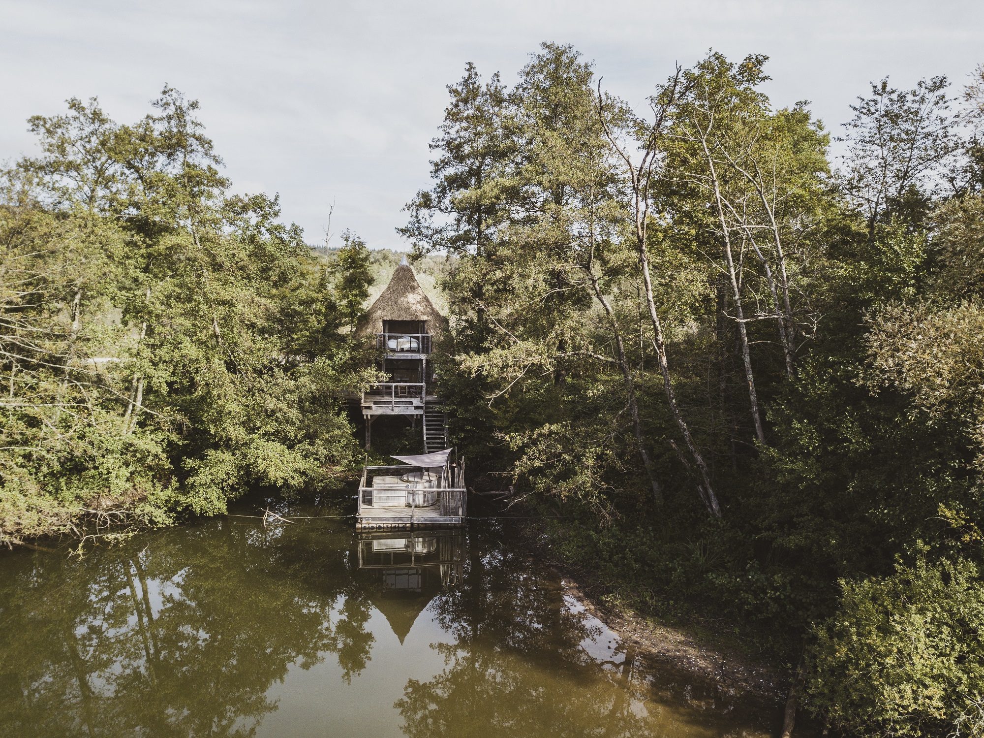 Cabane Spa Merveille : une évasion sur pilotis en Franche-Comté à Chassey-Lès-Montbozon — vue intérieure