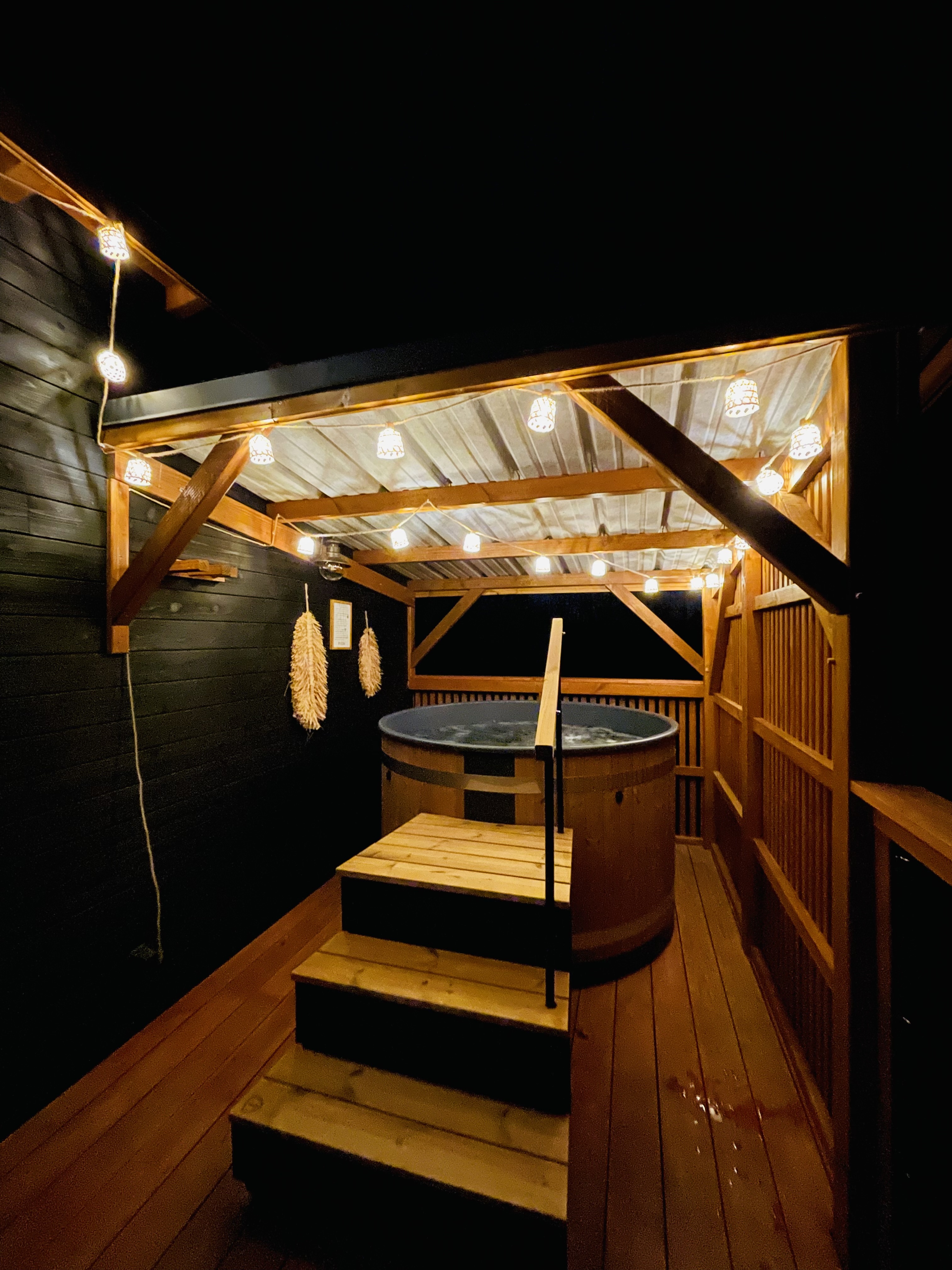La Cabane Feu de Forêt — Cabane sur pilotis avec spa privatif à Haute-Garonne à Toulouse — vue intérieure
