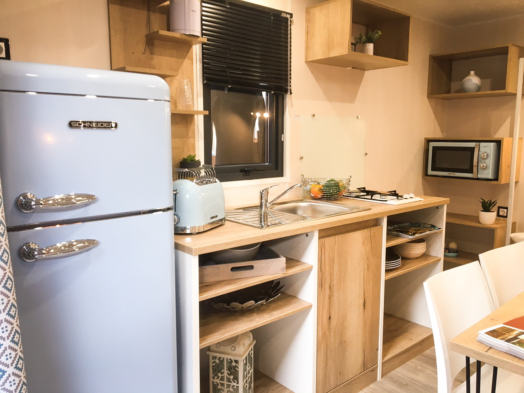Cabanon du Lac — Tiny House avec vue sur le lac à Gers à Riguepeu — chambre