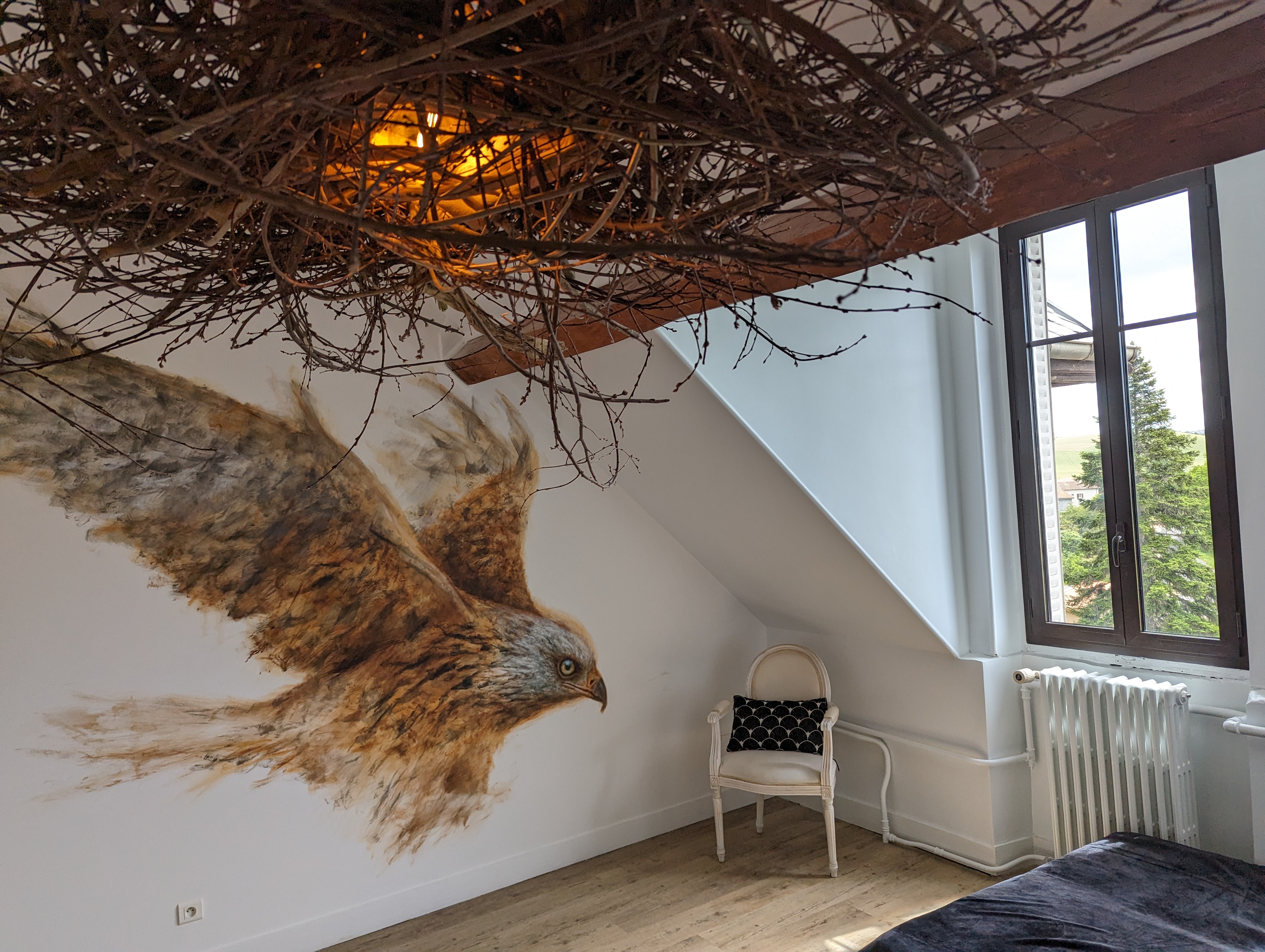 Chambre 'Rêve de Milan Royal' — Chambre à thème avec spa à Puy-de-Dôme à Clermont-Ferrand — vue intérieure