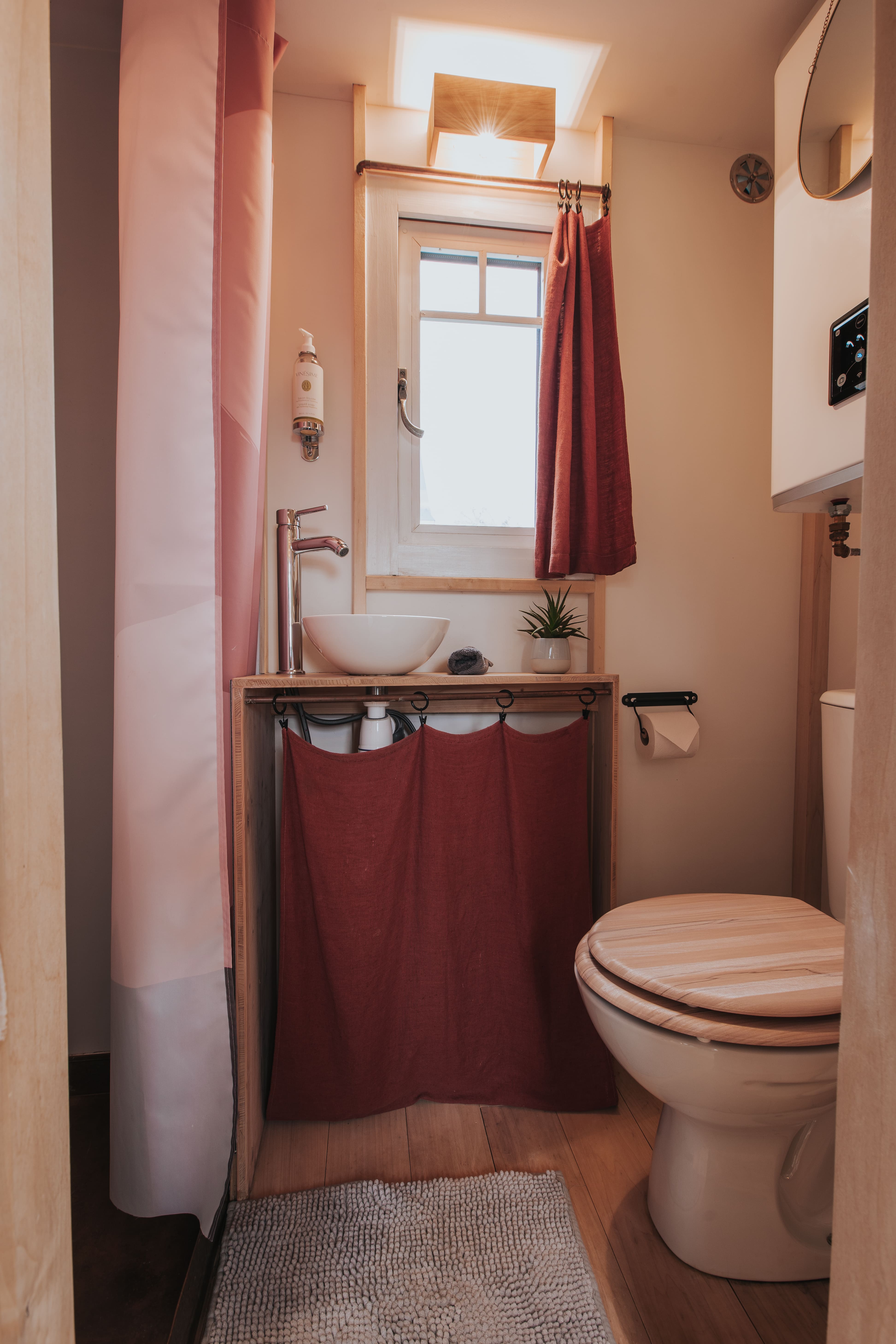 Cabotte Rouge & Spa — Tiny House cosy à Saône-et-Loire à Genouilly — cuisine