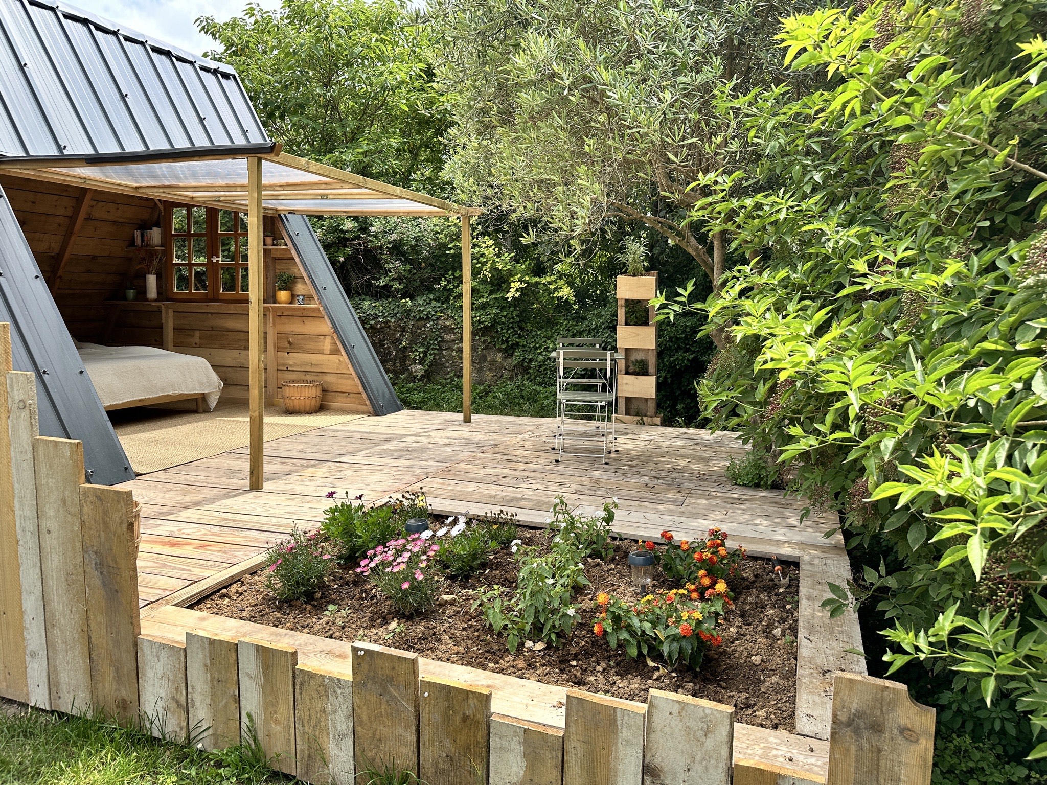 Séjournez dans un tipi en bois au cœur du Languedoc-Roussillon à Uzès — salle de bain