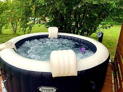 Dôme Spa Nyx — Séjour romantique avec jacuzzi à Haute-Garonne à Lussan-Adeilhac — espace de vie