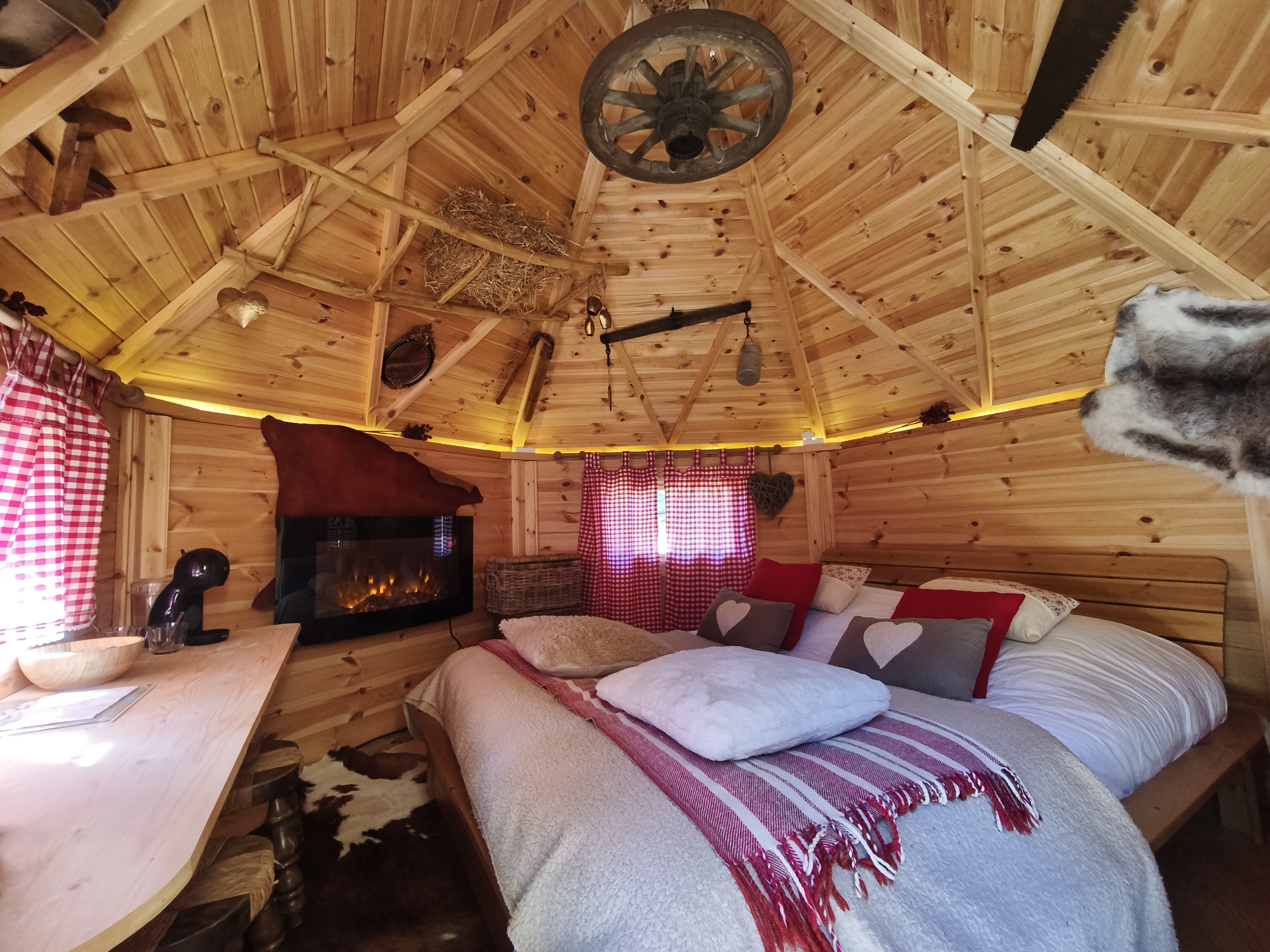 Kota Cervin - Le Cocooning — Kota avec spa à Moselle à Le Souffle du Saule — vue intérieure