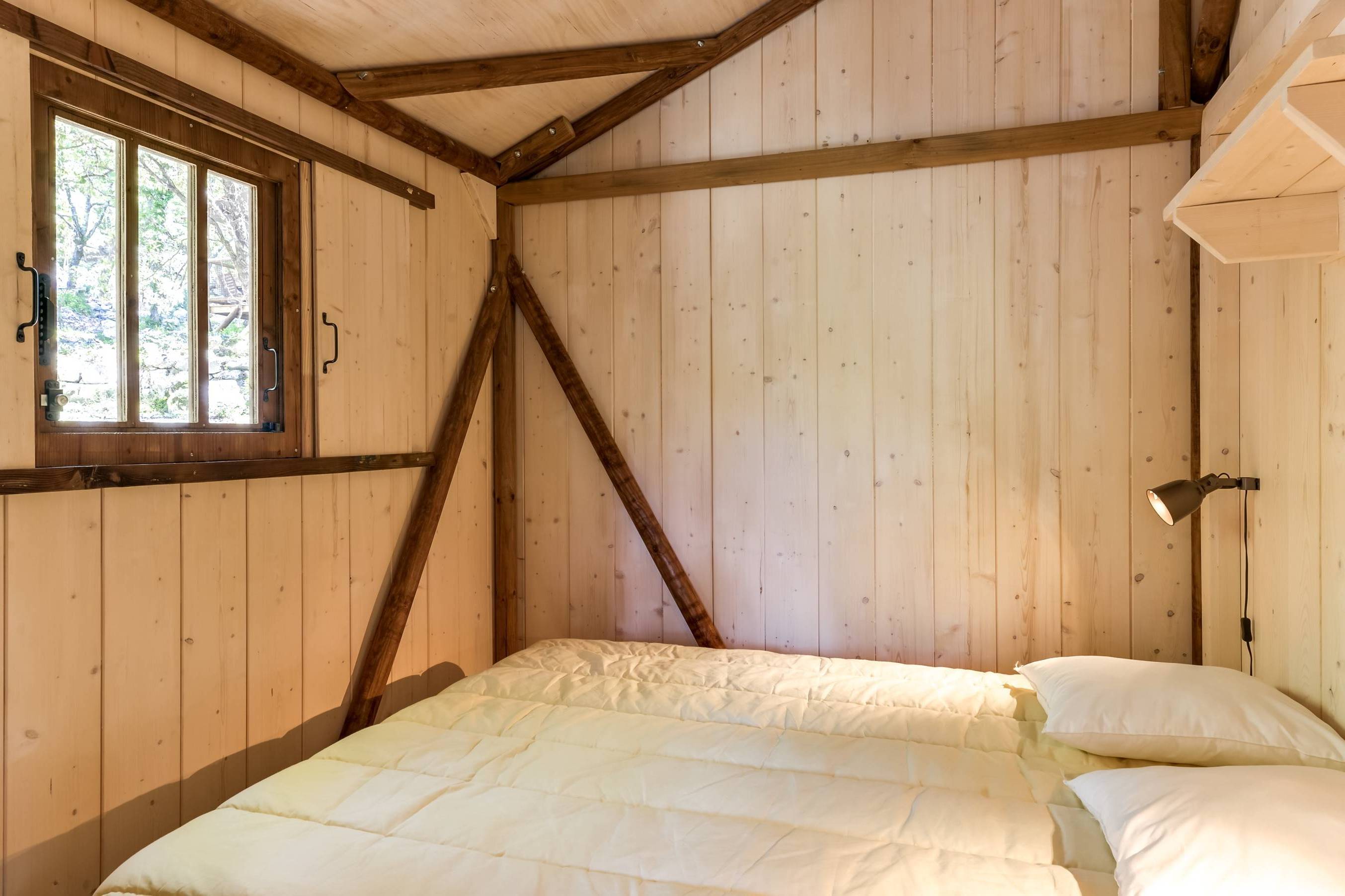 Le Cade : un ecolodge enchanteur au cœur de la nature à Balazuc — cuisine