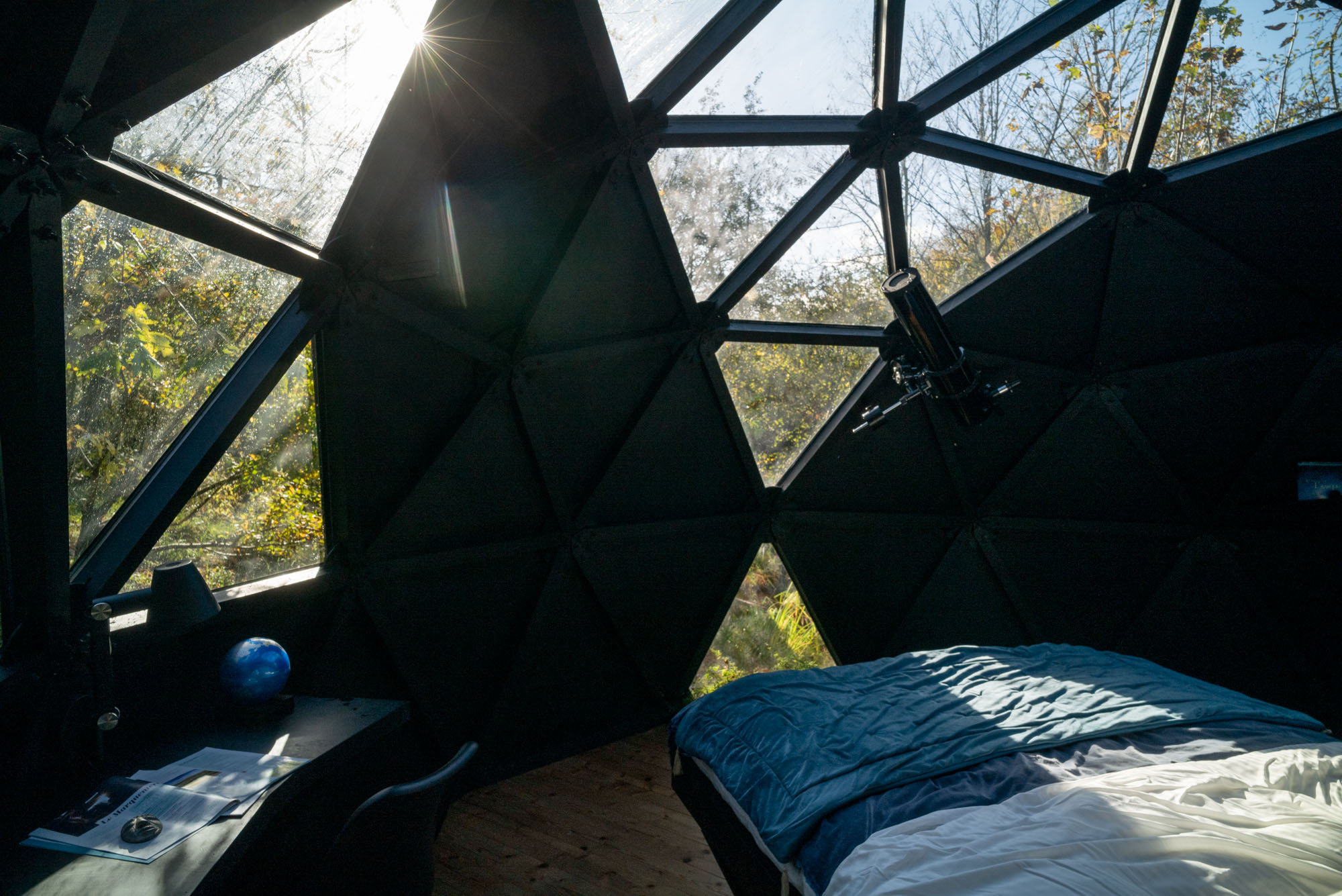 Dôme Etoile — Nuit étoilée avec jacuzzi à Somme à Saint-Quentin-En-Tourmont — chambre