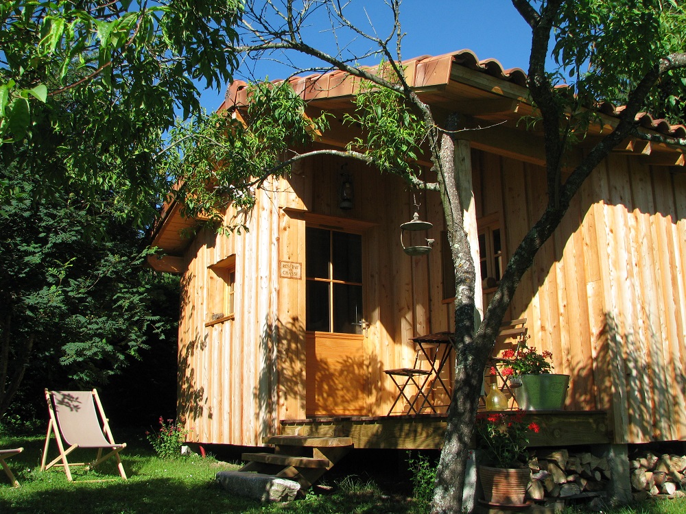La Cabane du Trappeur : une expérience immersive en pleine nature à Ore — salle de bain