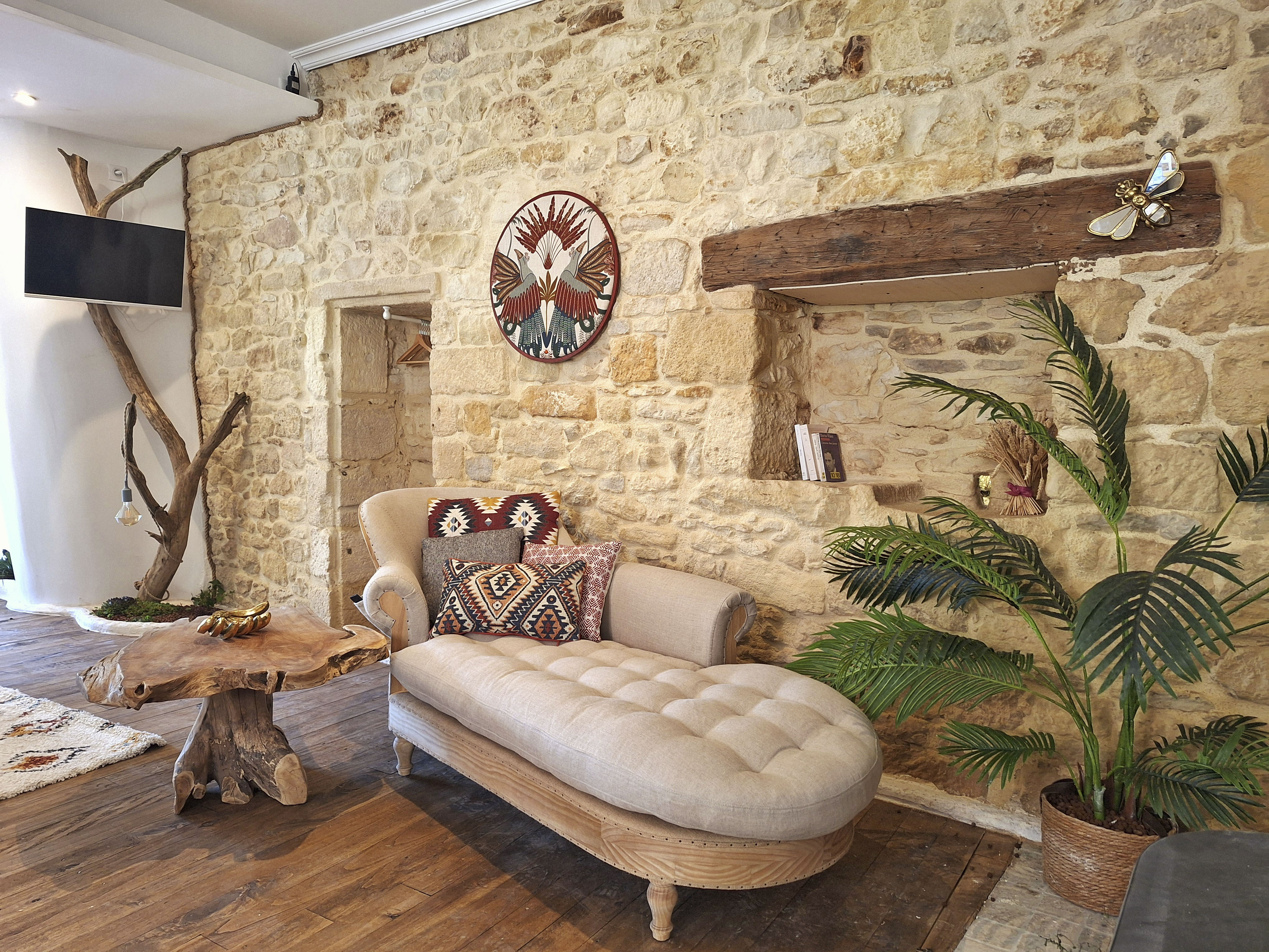 Photo 5/9 — Maison insolite « L'Instant Magique — Maison insolite avec spa à Dordogne » à Azerat Dordogne