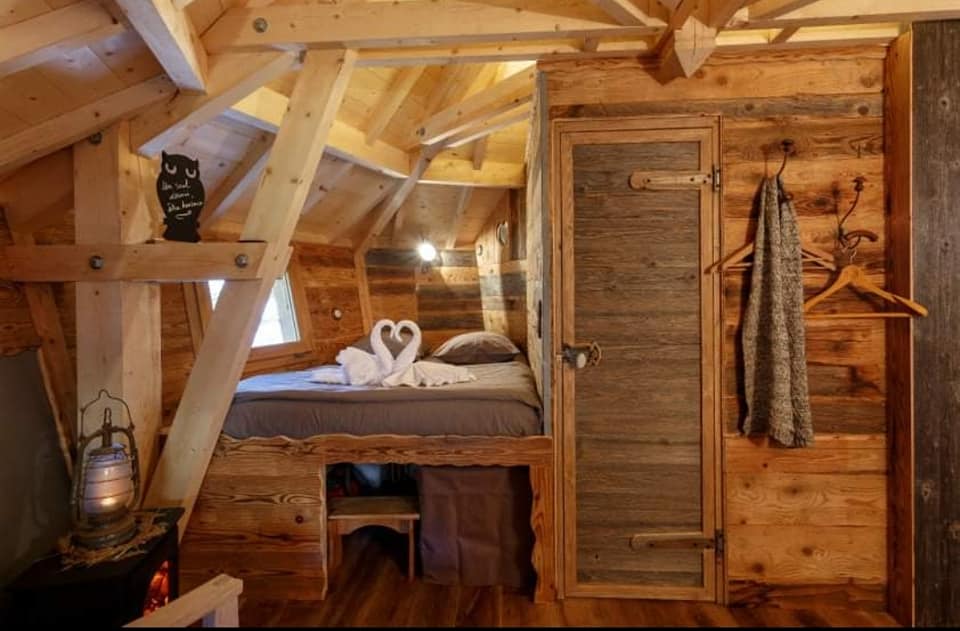 Cabane La Bordée : une expérience suspendue dans les arbres à Saint Pierre De Chartreuse — vue depuis la terrasse