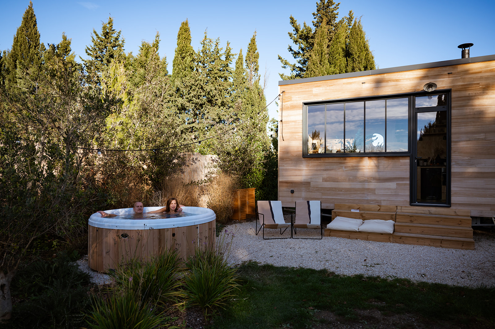 L'Atelier Tiny House — Détente avec Spa à Bouches-du-Rhône à Saint-Chamas — environnement naturel