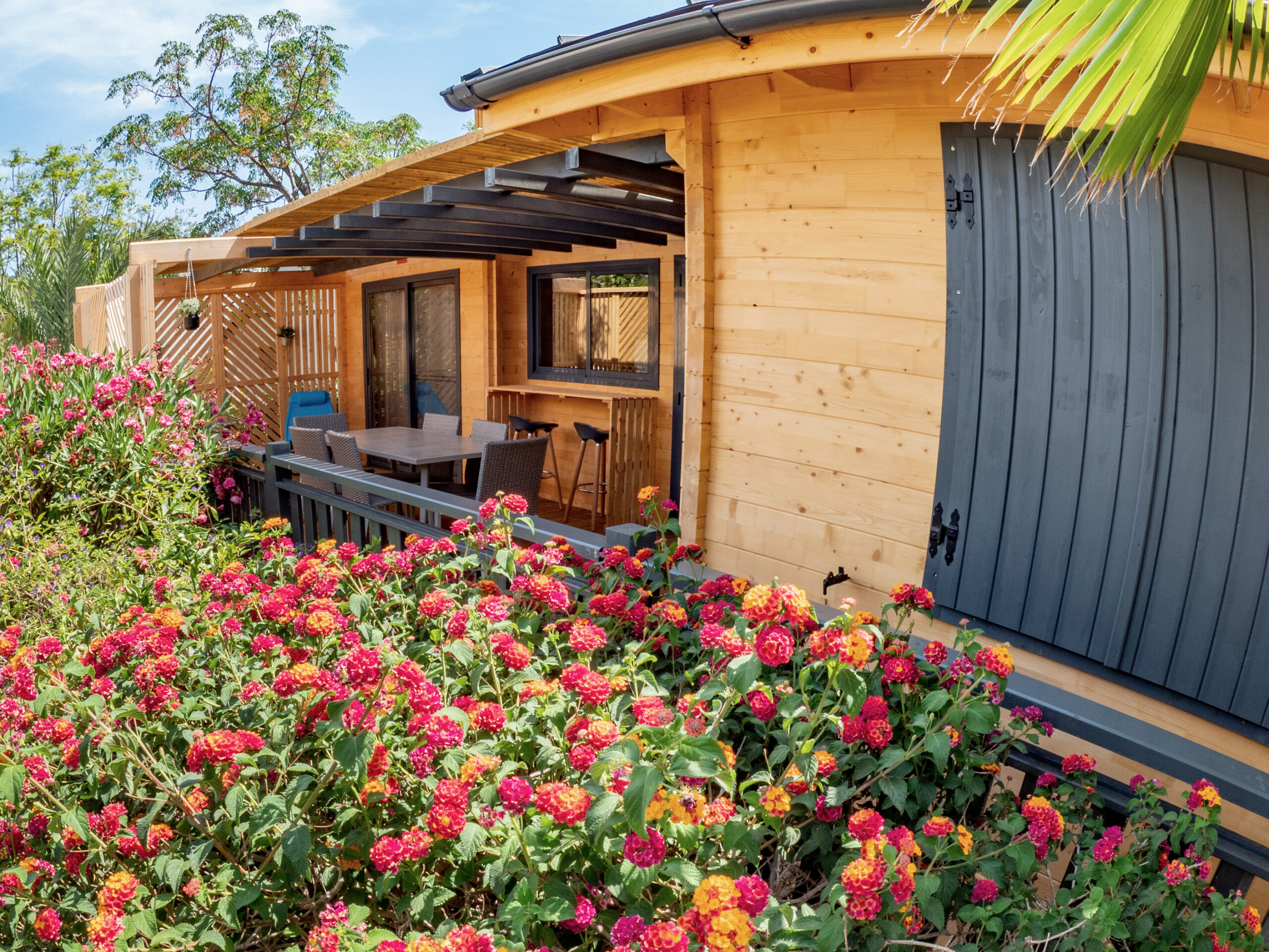 Tropical Gold & Spa — Chalet avec spa à Castellon à Castellon — chambre