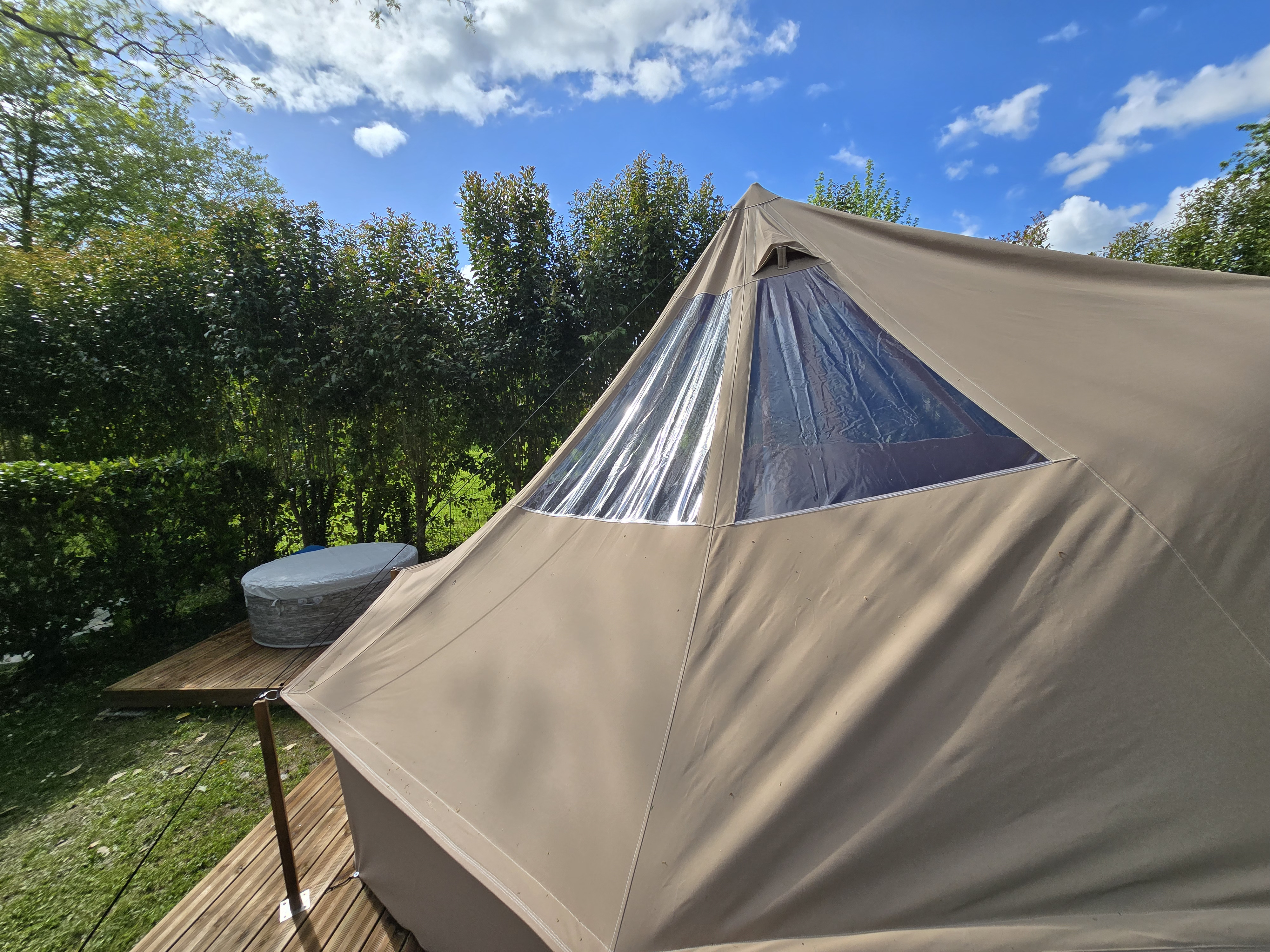 Tipi Orion — Nuit étoilée à 2 dans les Landes à Mont-de-Marsan — détail architectural
