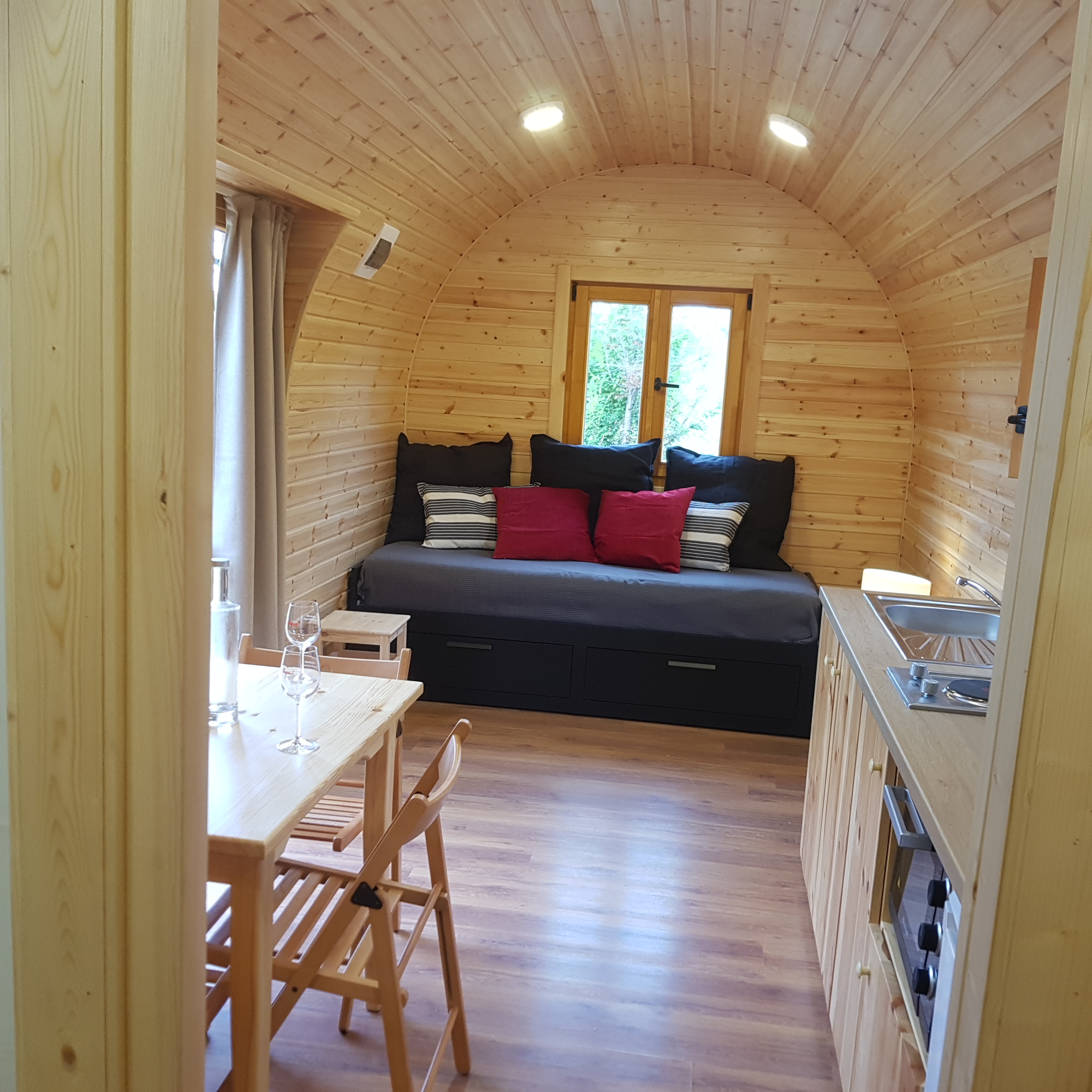 Tiny House Magnaut — Séjour cocooning avec spa à Gers à Riguepeu — cuisine