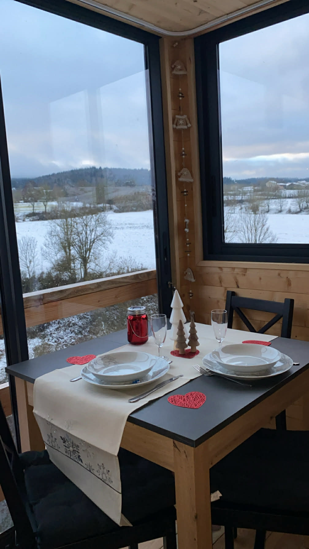 La cabane "Nid secret" — Cabane sur pilotis avec spa à Haute-Loire à Saint-Christophe-d'Allier — détail architectural